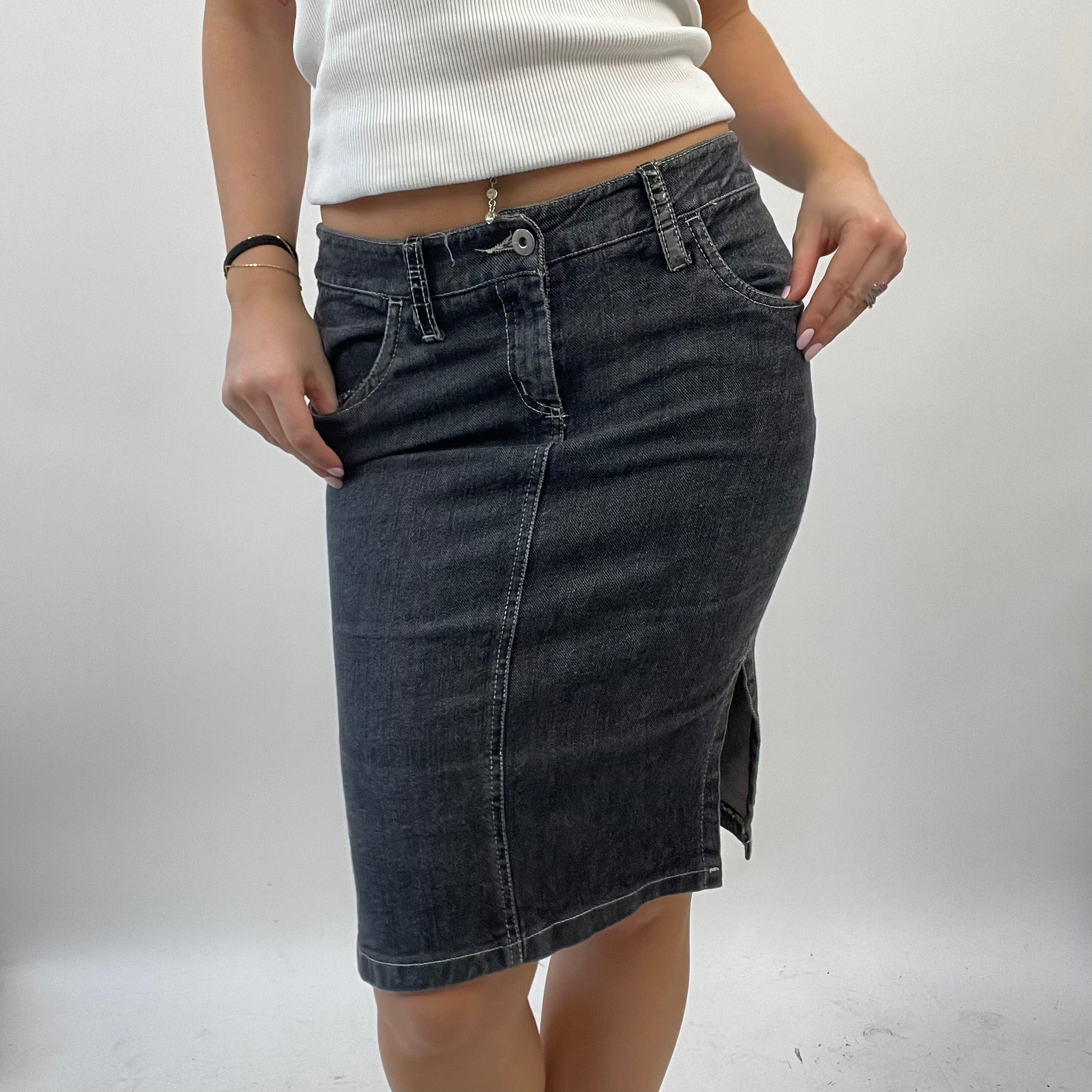 Black denim skirt design hotsell