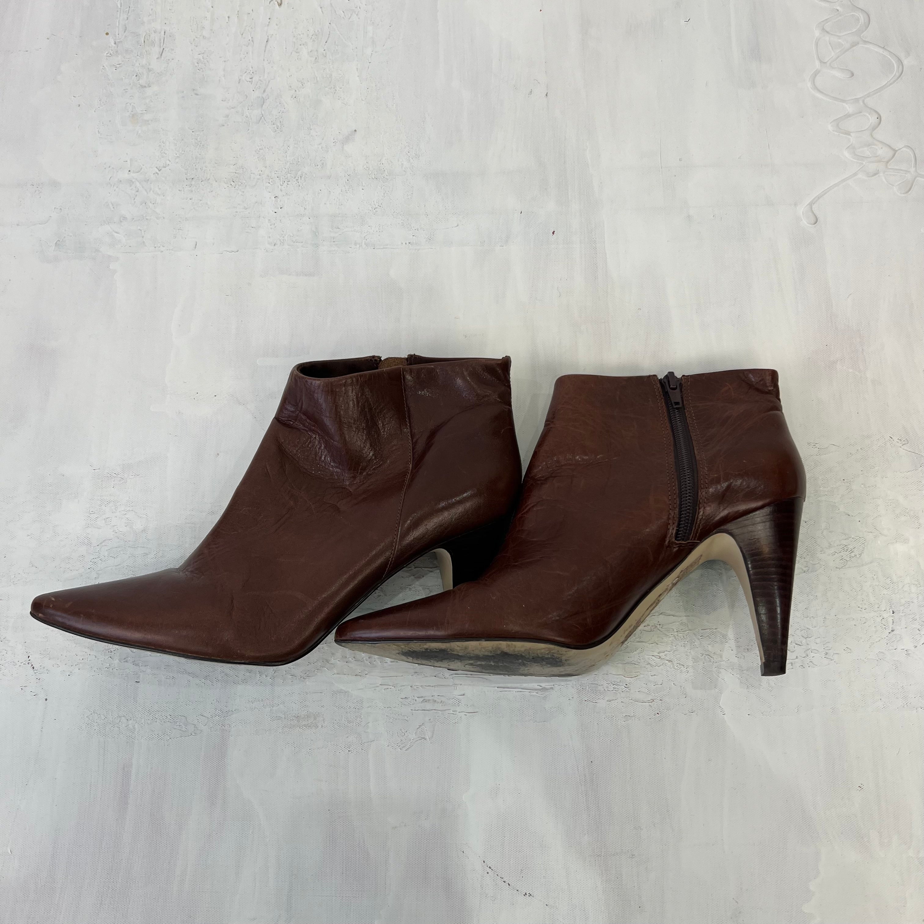 90s MINIMALISM DROP brown heeled boots remass