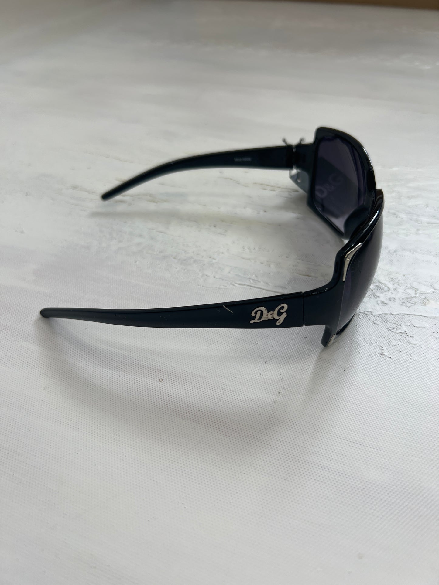 PUB GARDEN DROP | black dolce and gabbana style sunglasses