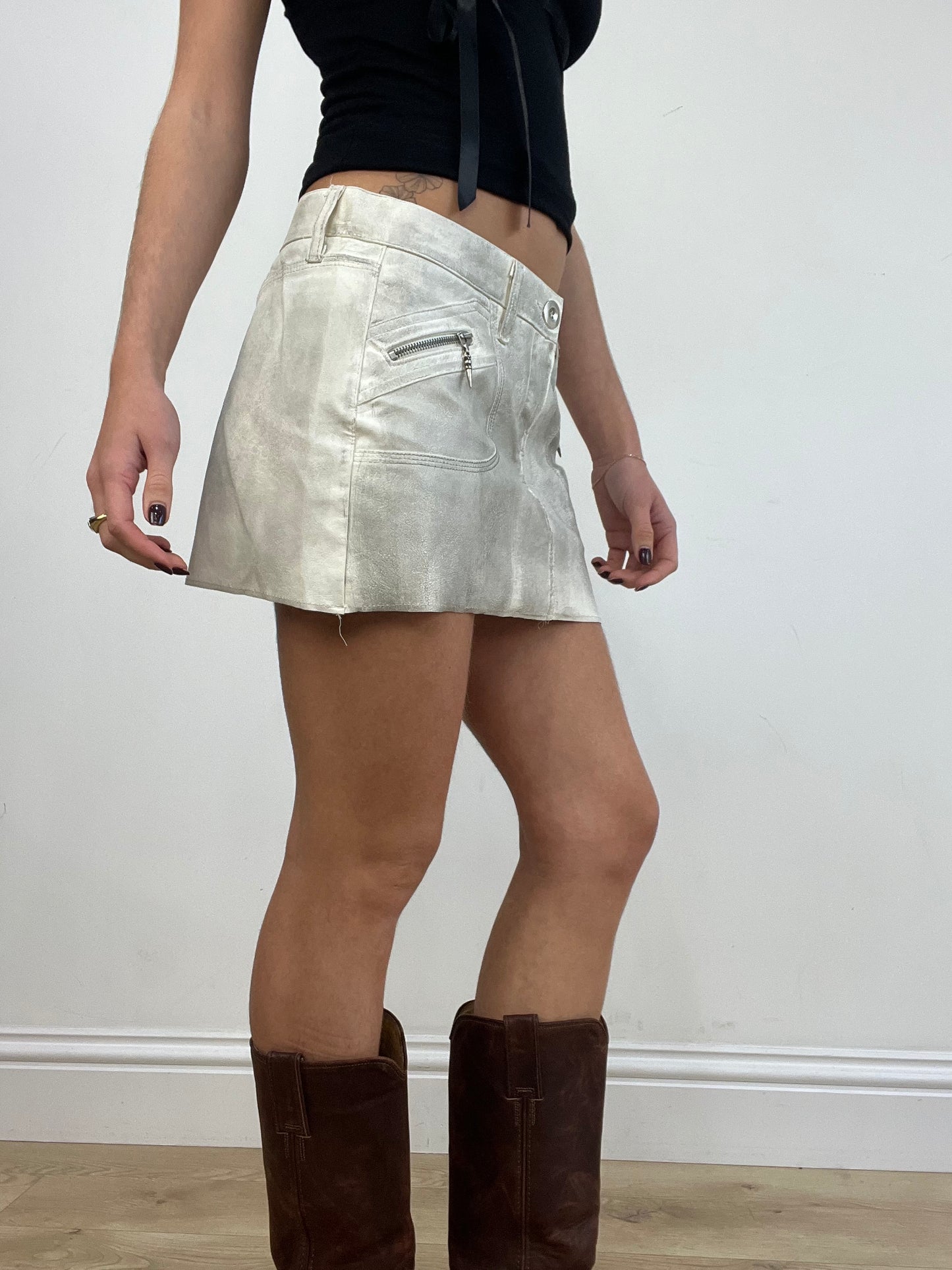 vintage drop 1 | small white leather replay skirt