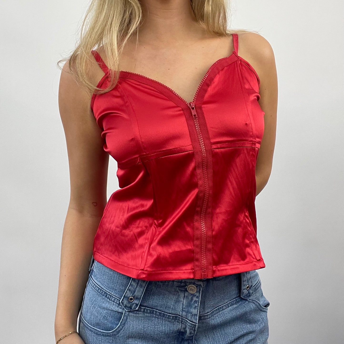 💚 GALENTINES DAY DROP | small red silky zip up top