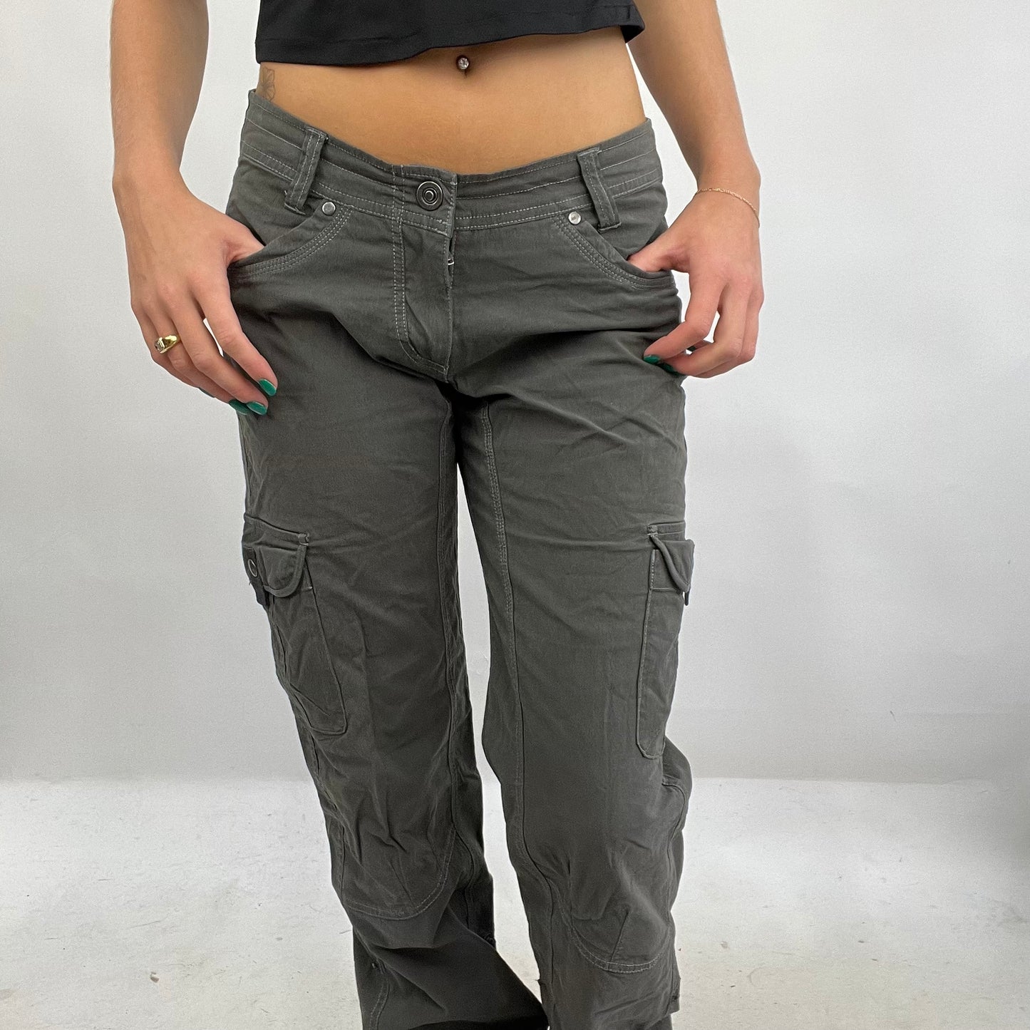 CARRIE BRADSHAW DROP | medium grey cargo trousers