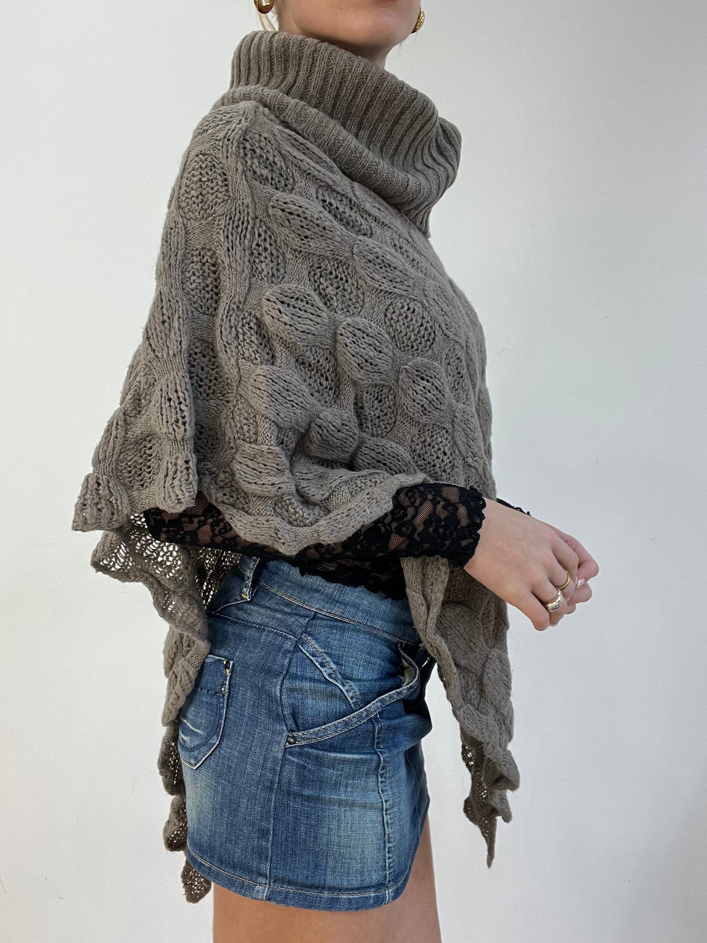 vintage edit four | one size brown knitted poncho