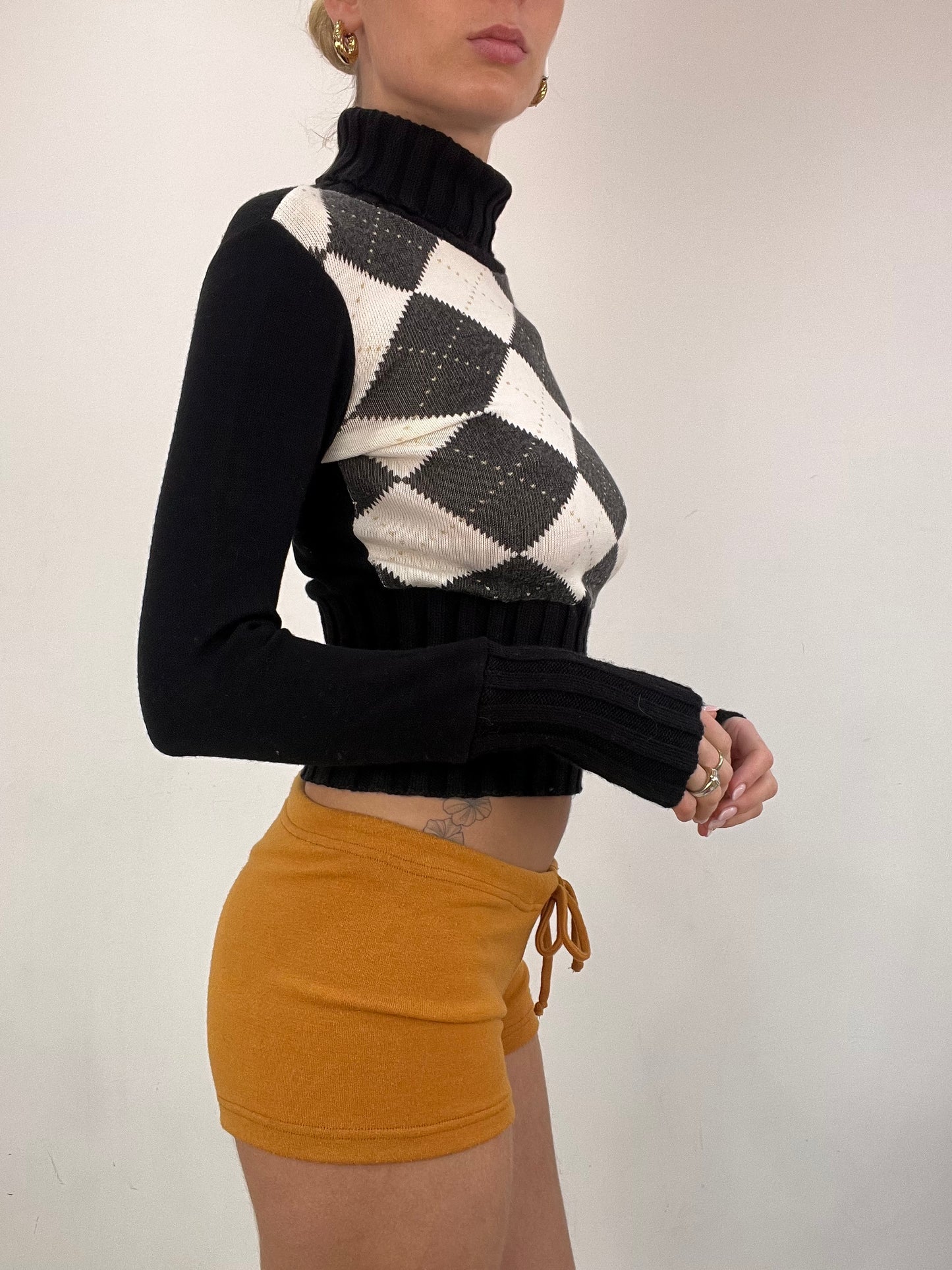 vintage edit six | small black wnd white argyle print cropped jumper