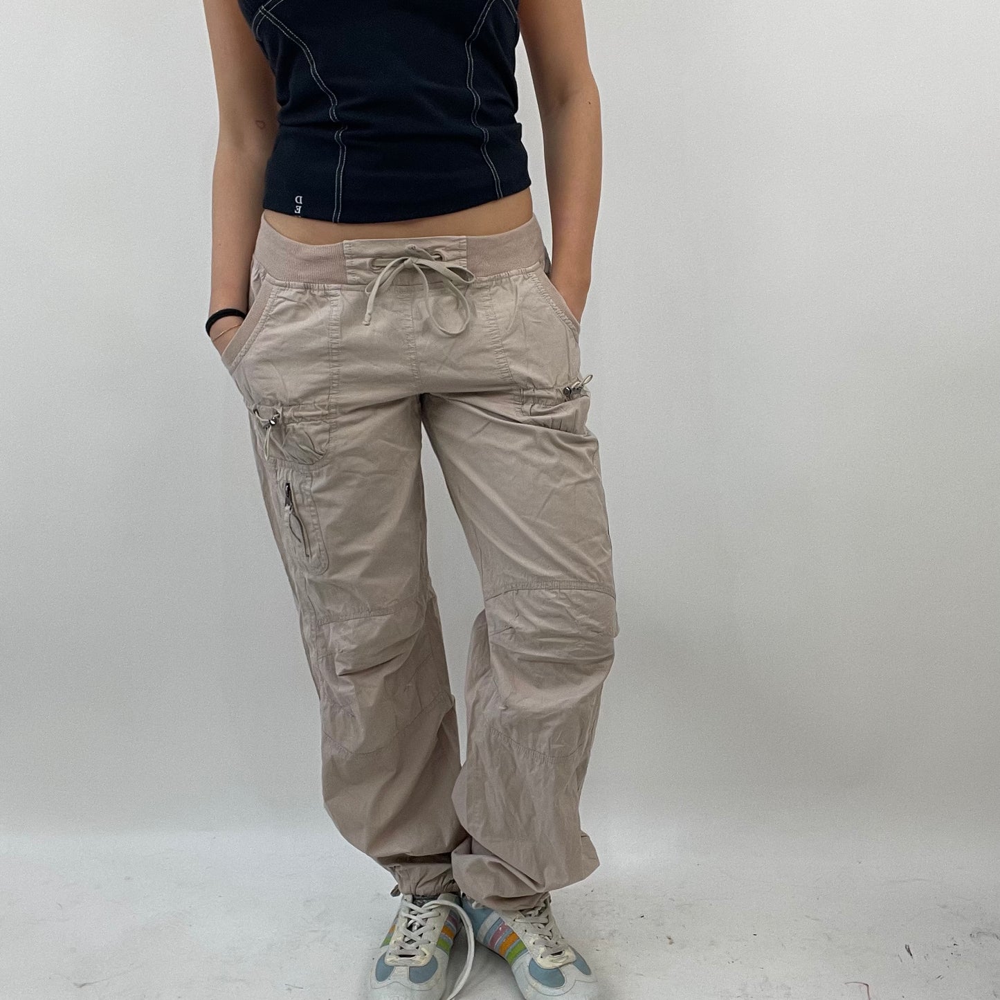 BEST PICKS | small beige cargo trousers