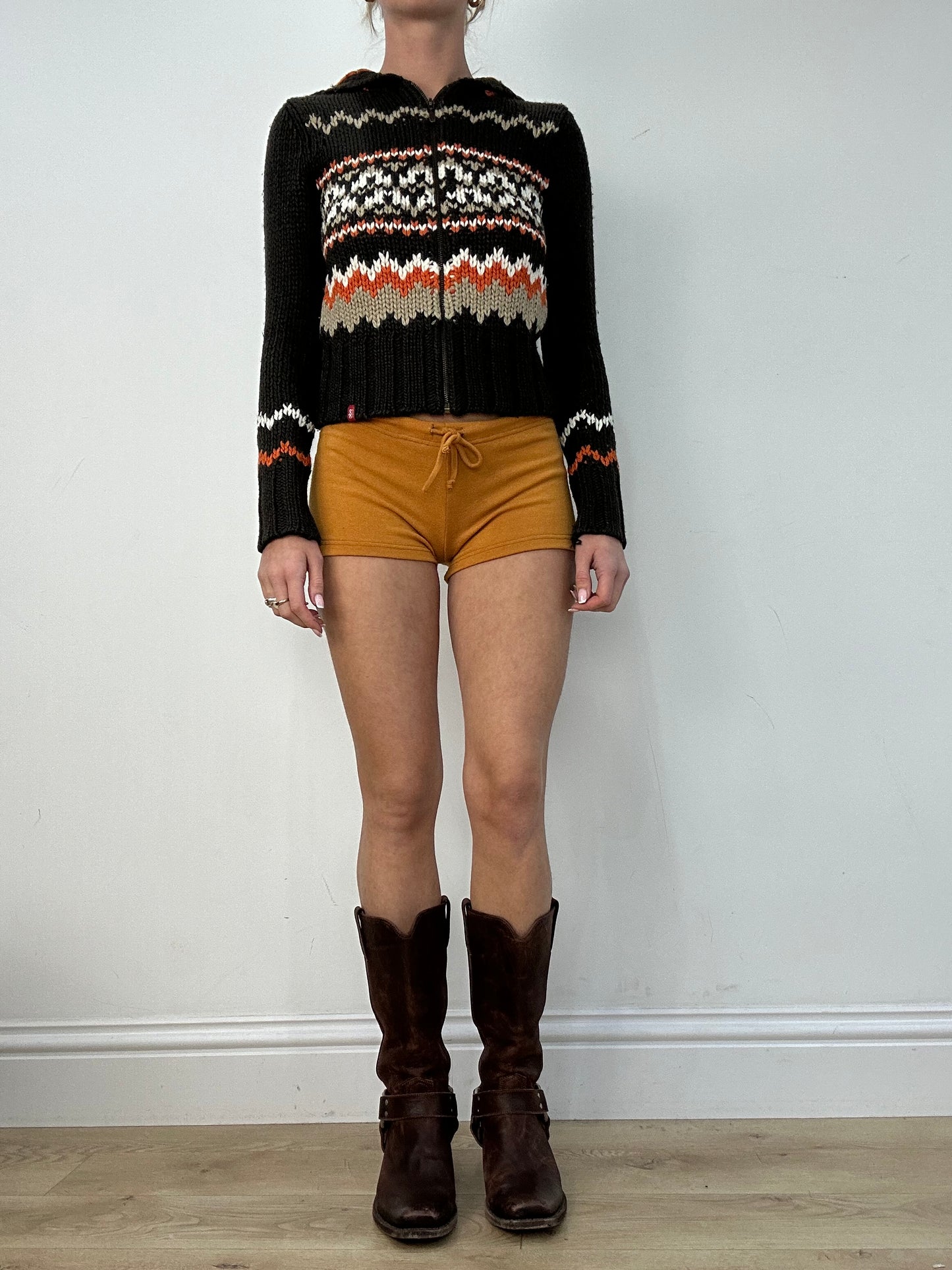 BEST PICKS | small brown and orange knitted zip up jumper