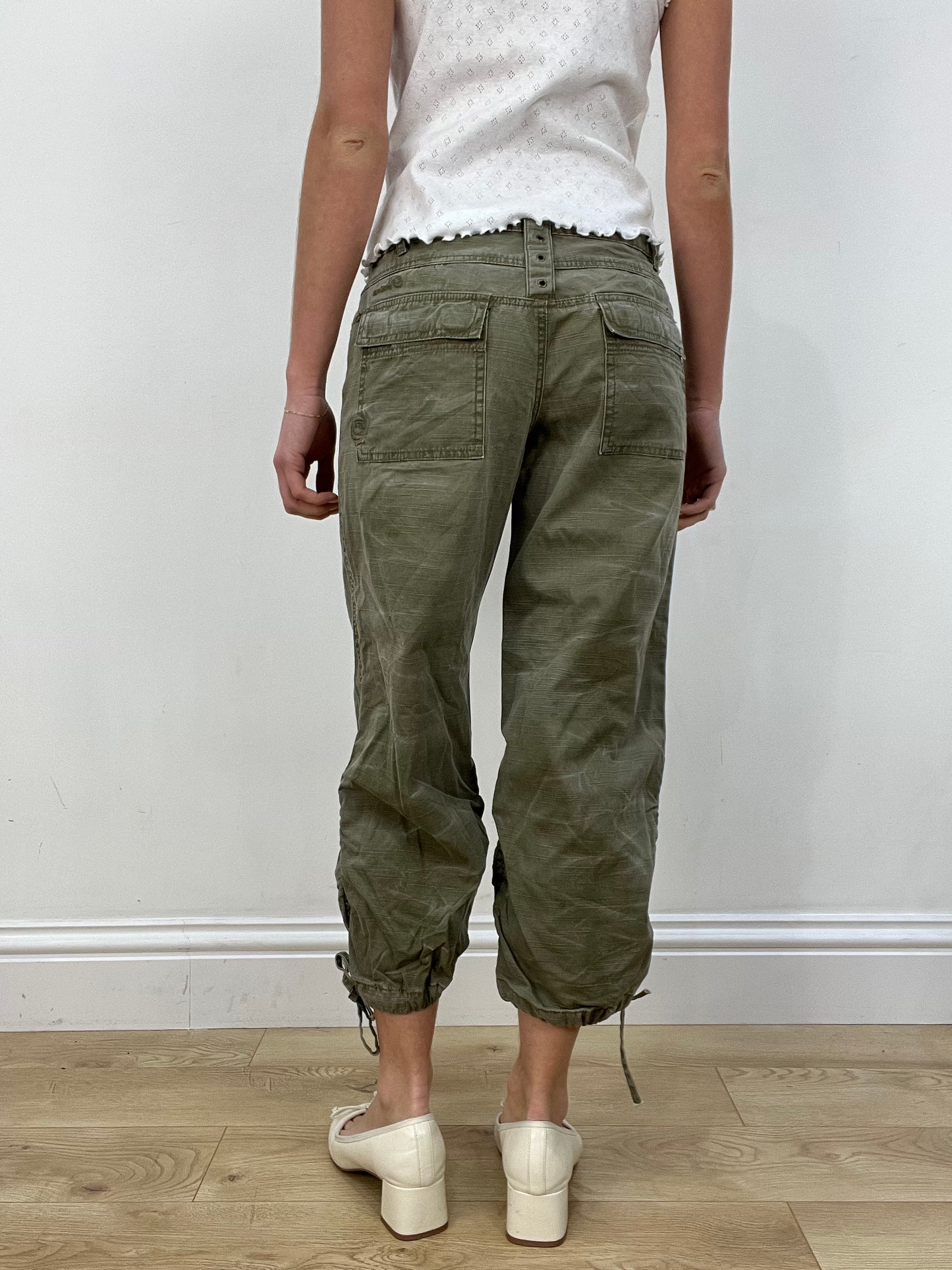 vintage edit eight | small khaki 3/4 length capri trousers