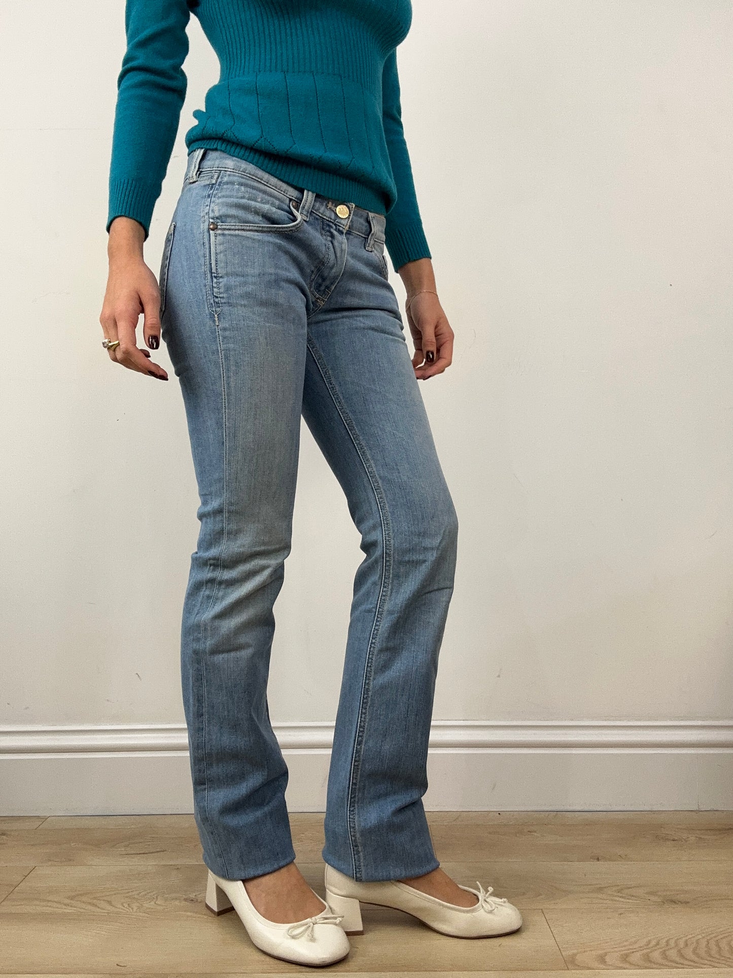 GILMORE GIRLS | small light wash diesel jeans