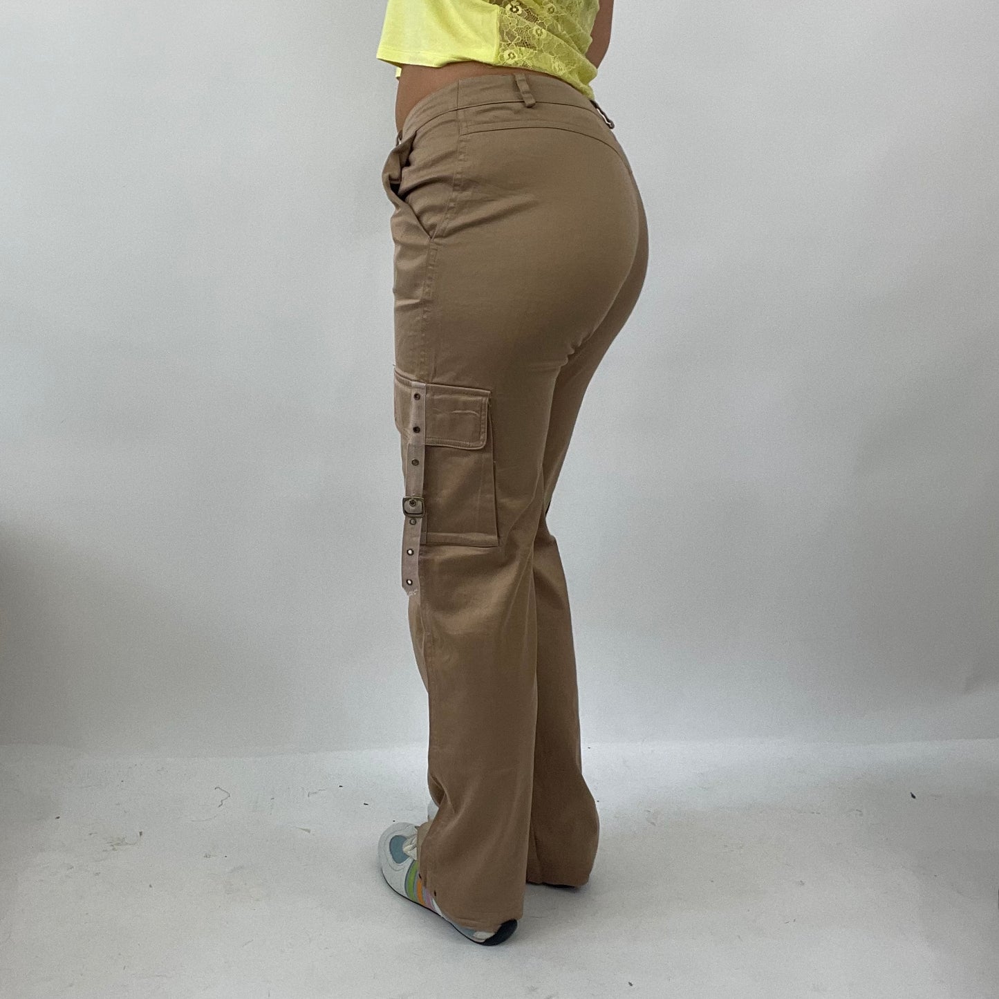 💻VINTAGE GEMS DROP | small tan cargo trousers