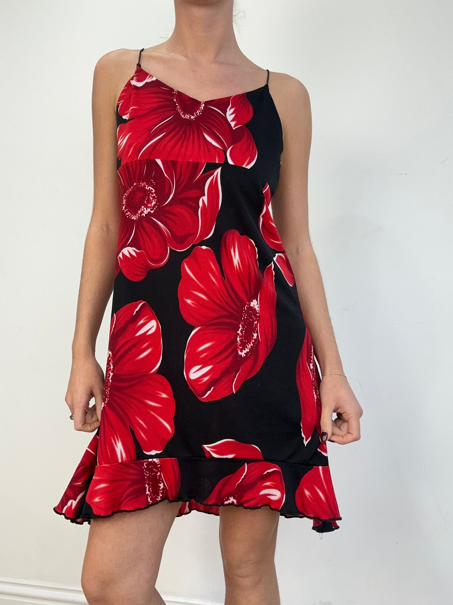 vintage edit one | medium black and red floral dress