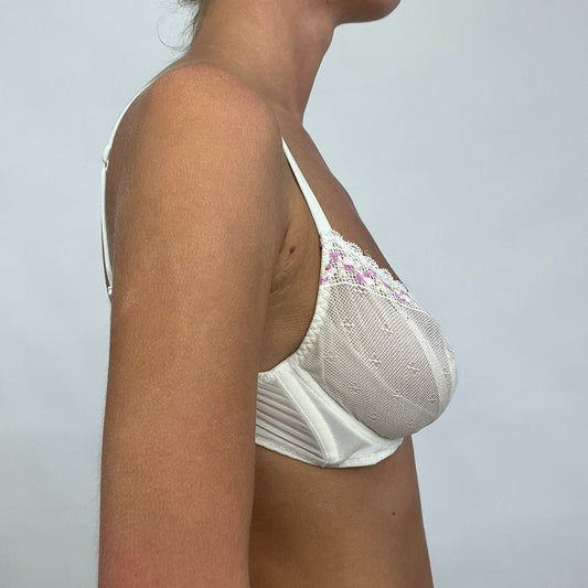 INSTA BADDIE DROP | small cream mesh intimissimi bra with embroidery