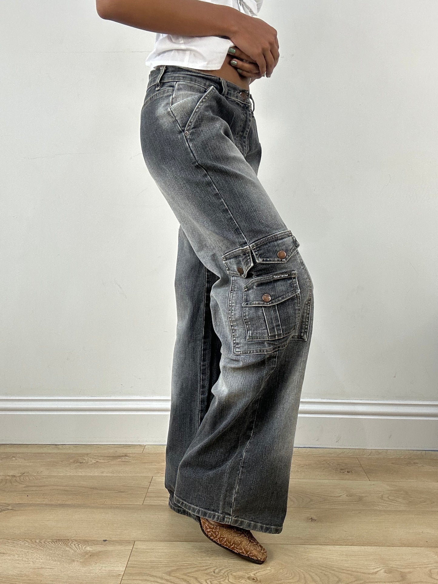 vintage edit: office siren | small grey wash denim jeans