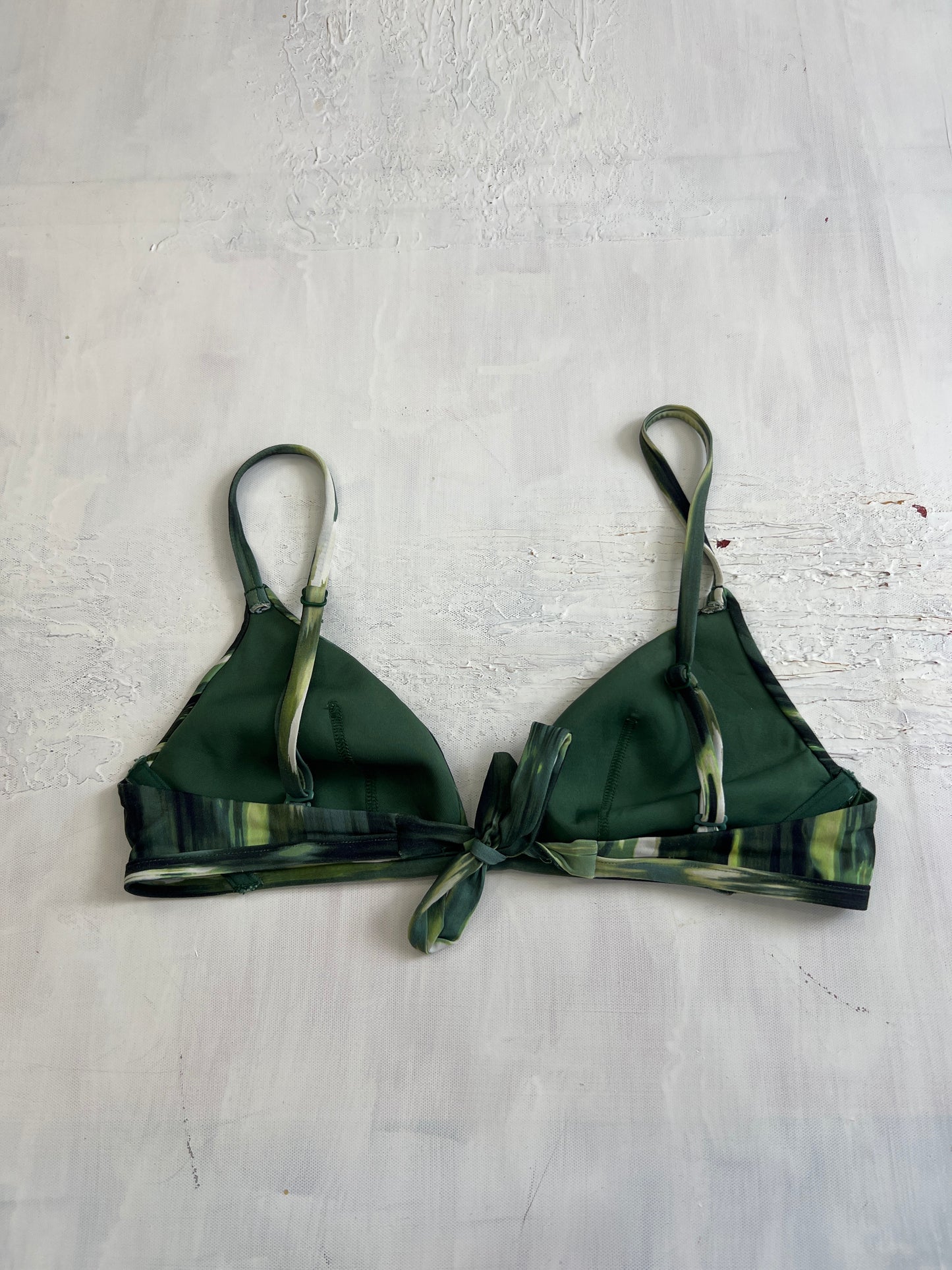 BRITISH SUMMER GIRL DROP | small green calzedonia bikini top