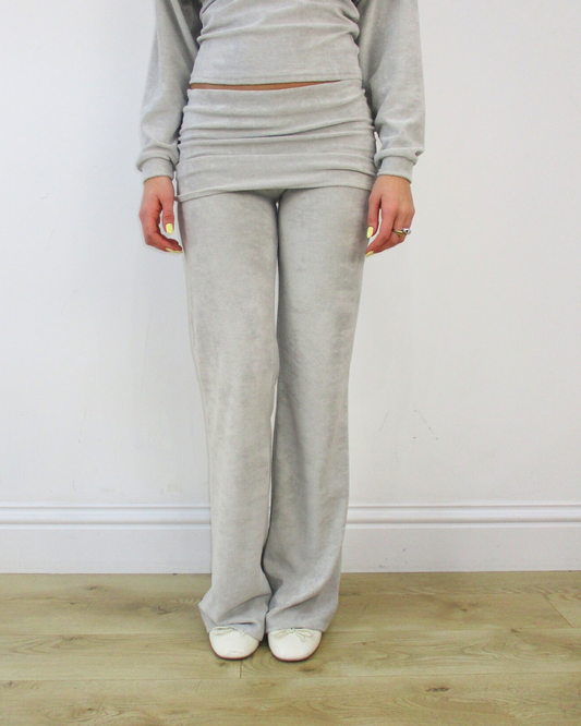 the cosies sweatpants in moonstone grey