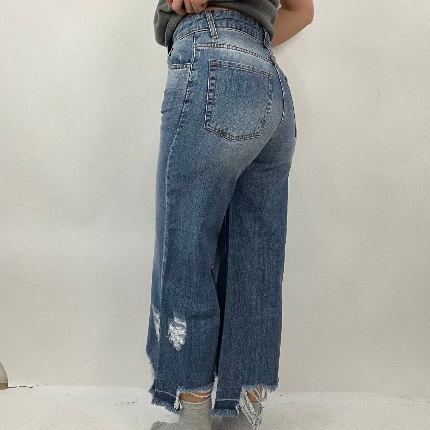 💚 QUIET LUXURY DROP | small blue distressed wide leg jeans