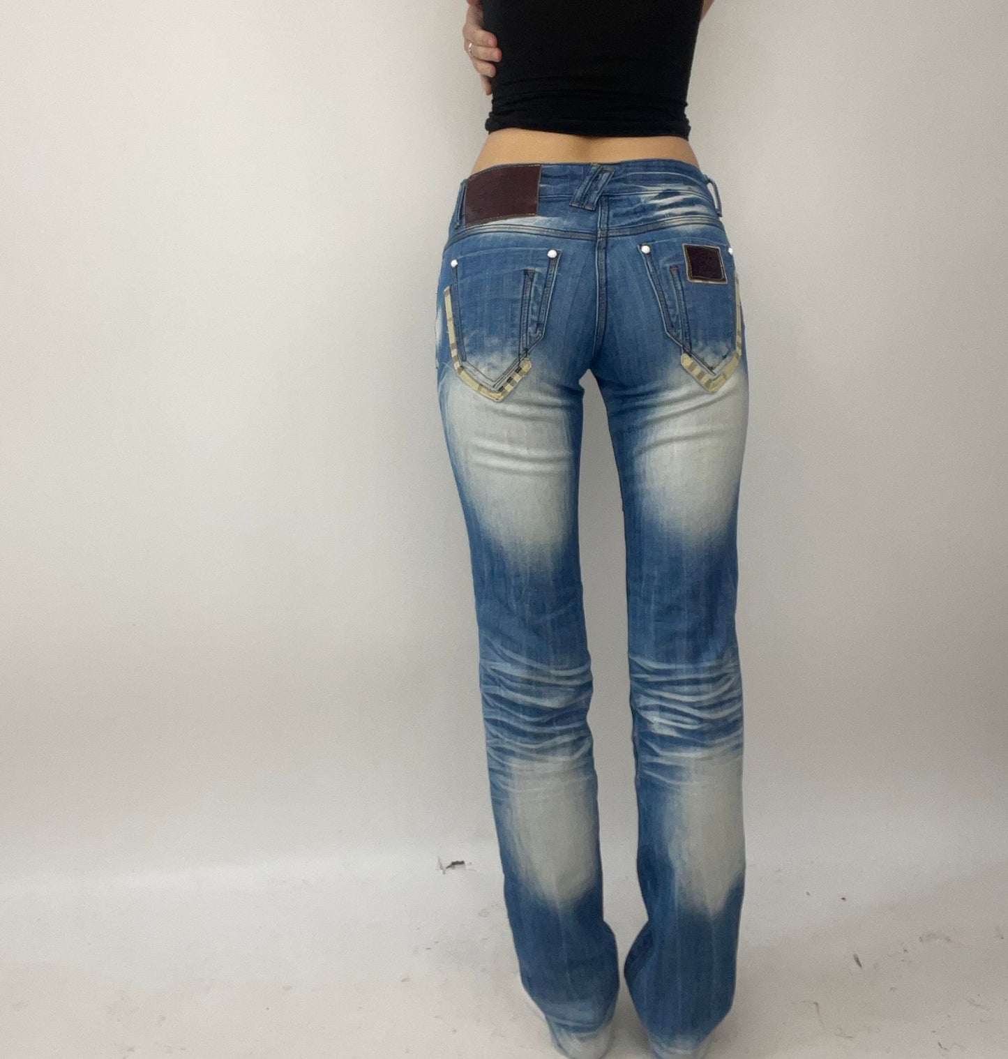 QUIET LUXURY DROP | small blue burberry bleached look jeans