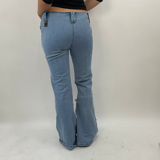 💚 GALENTINES DAY DROP | small blue flared jeans with distressed hems