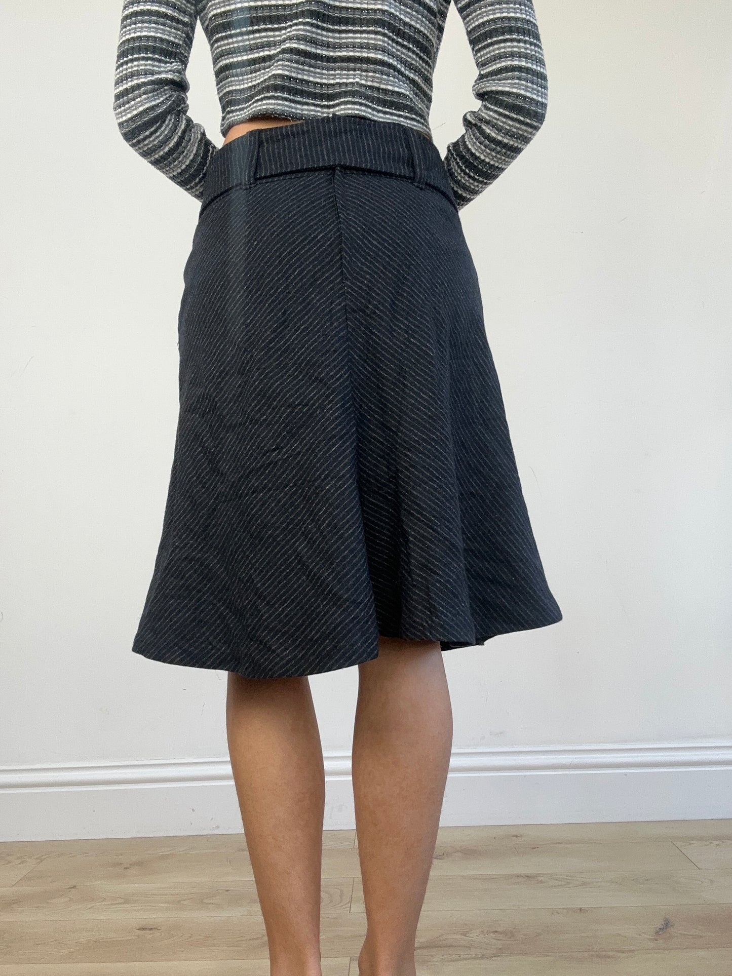 WINTER TRENDS | small black marlboro classics striped midi skirt