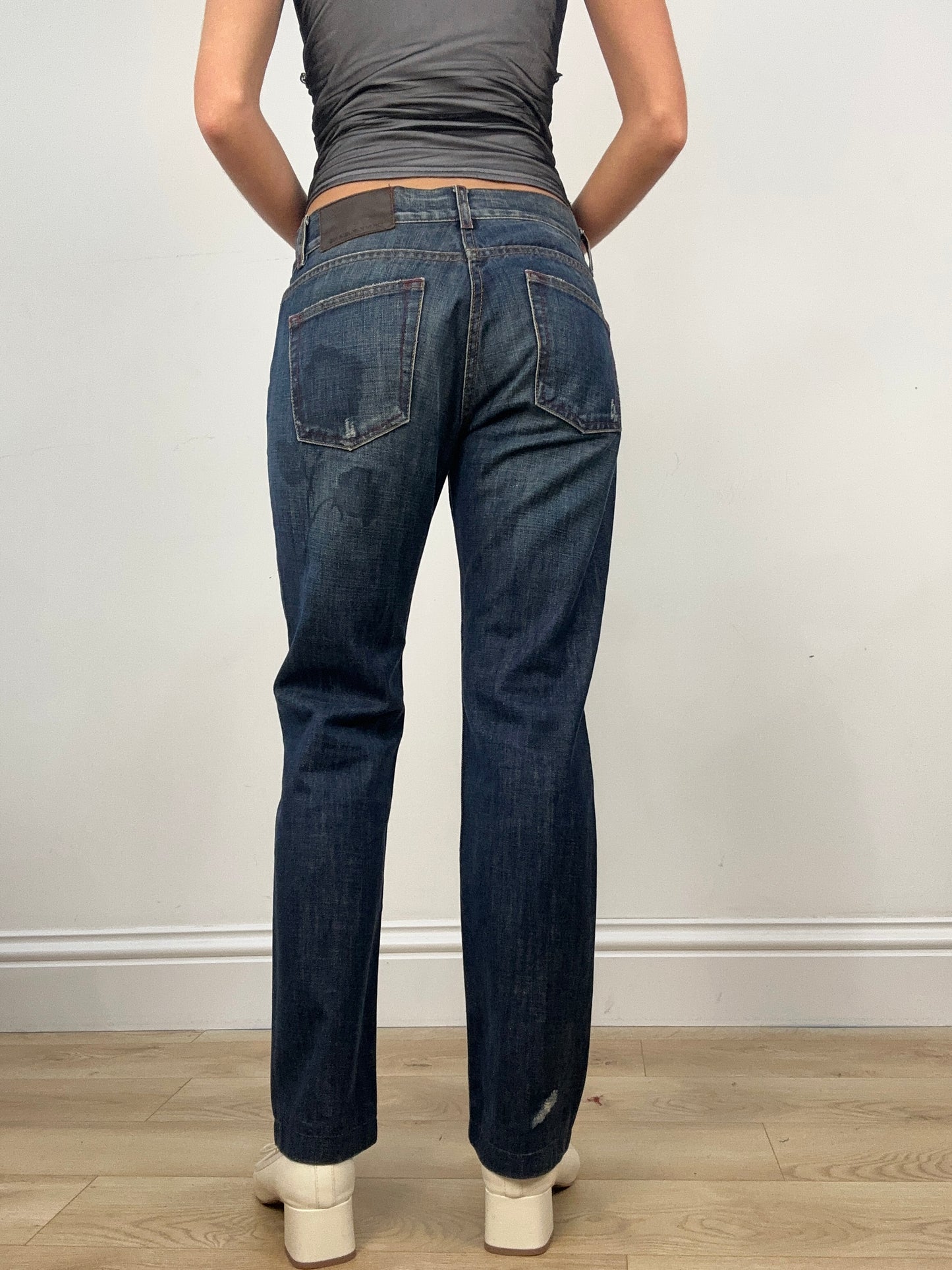 DATE NIGHT | medium dark wash dkny jeans