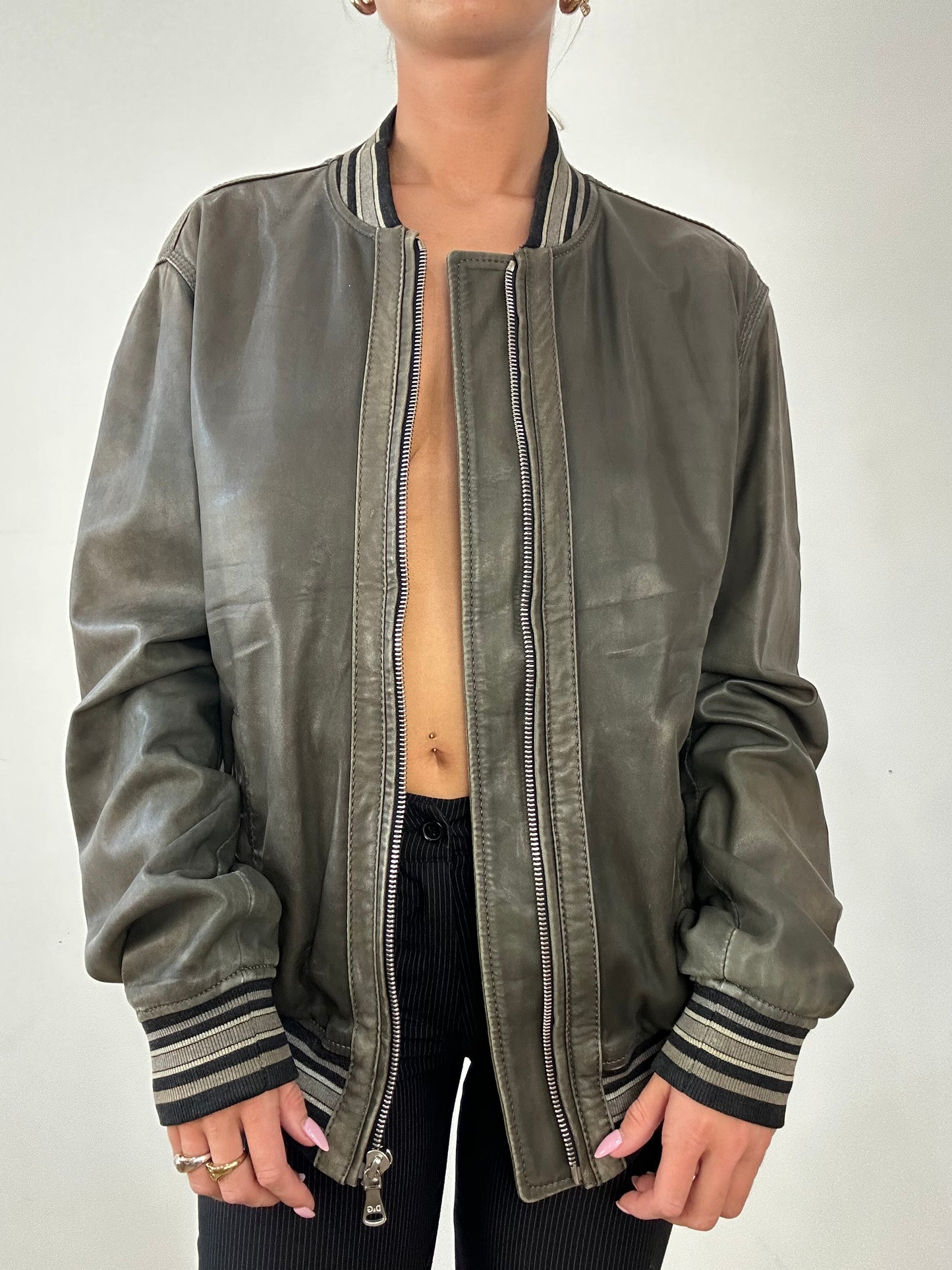 AUTUMN ESSENTIALS | large grey faux leather d&g style bomber jacket