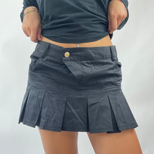 AMELIA GRAY DROP | small black pleated skirt