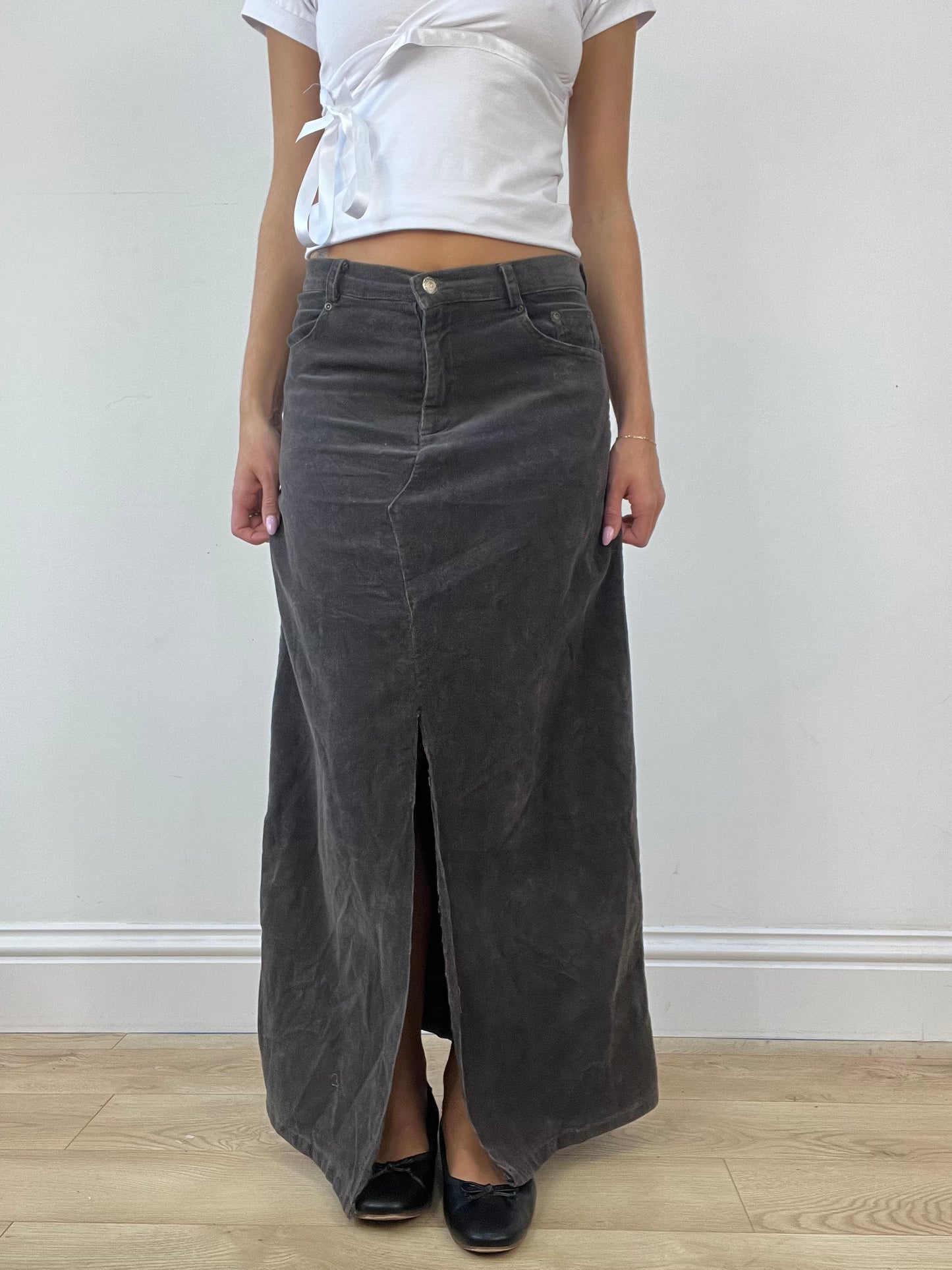 💻AUTUMN ESSENTIALS | medium grey corduroy maxi skirt