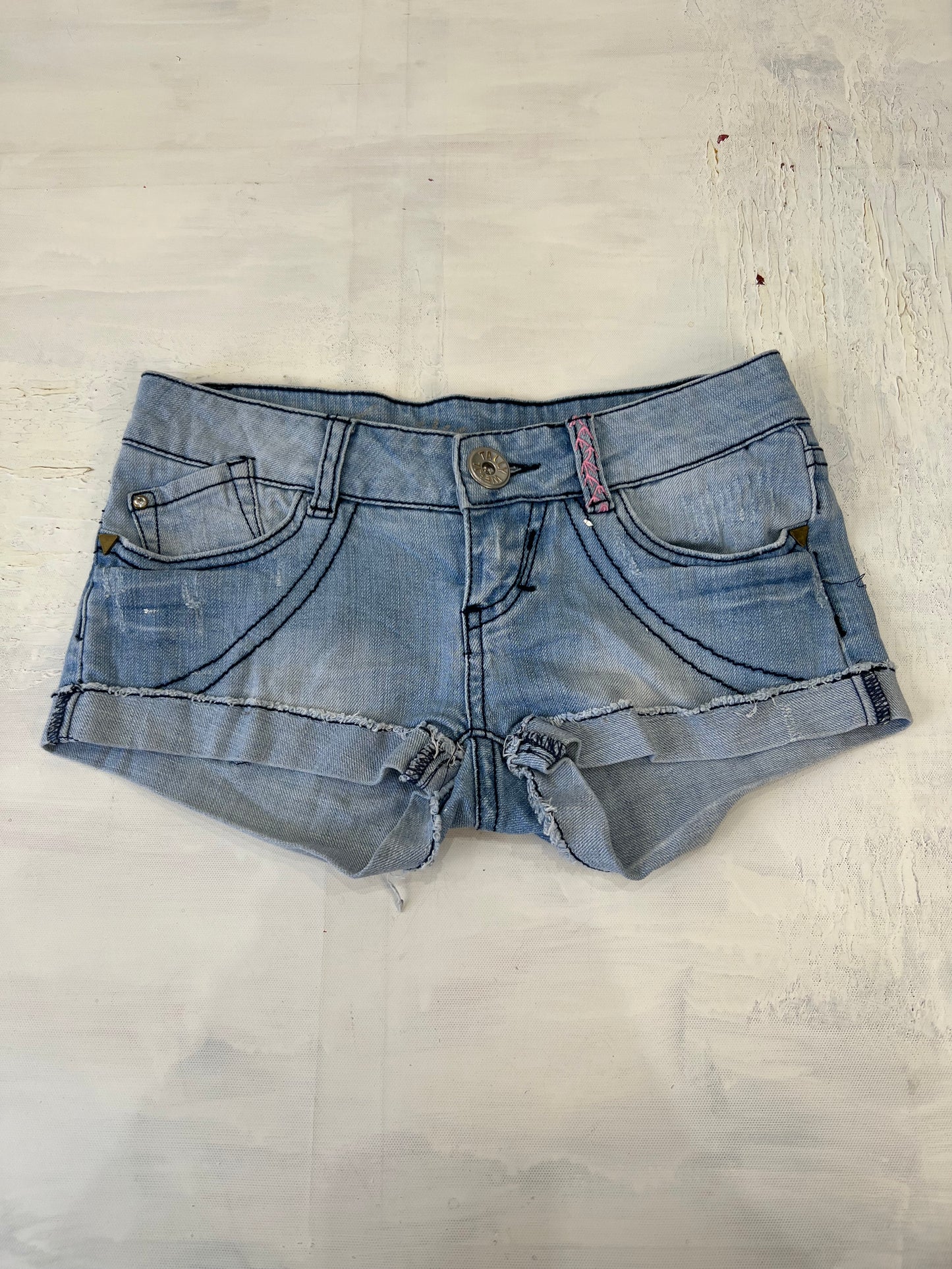 vintage edit thirteen | xxs light wash denim shorts