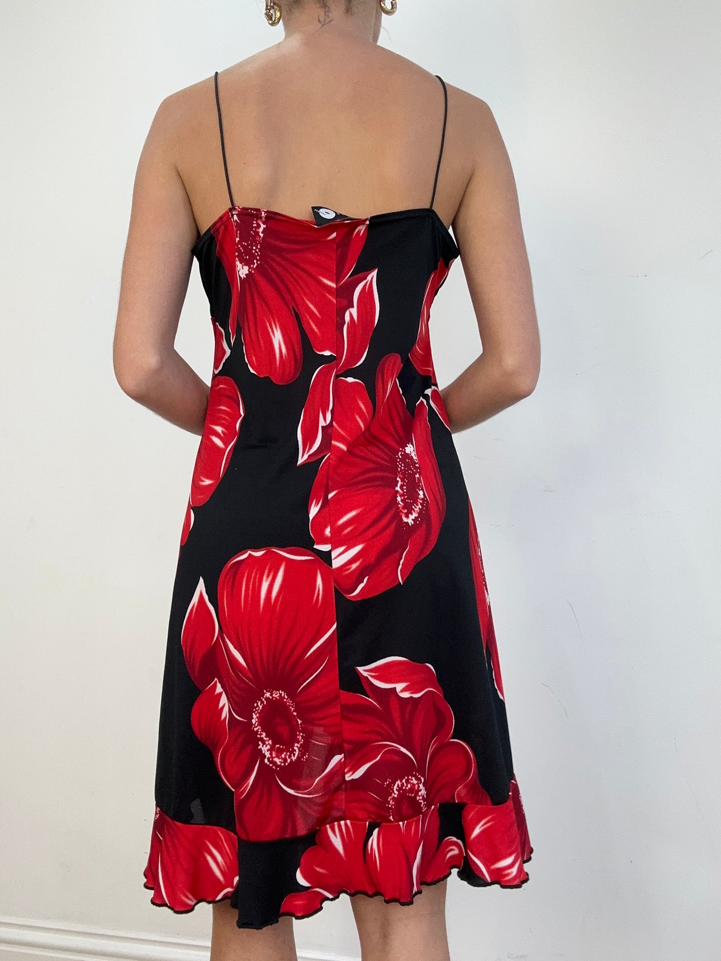 vintage edit one | medium black and red floral dress