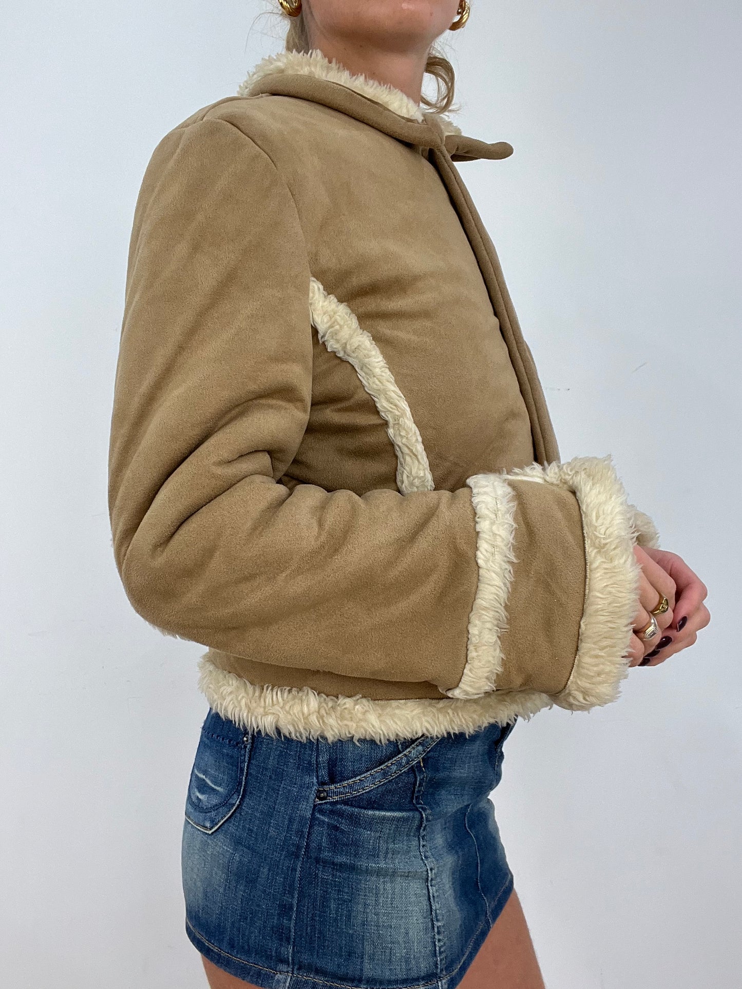 WINTER ESSENTIALS | small beige afghan style coat