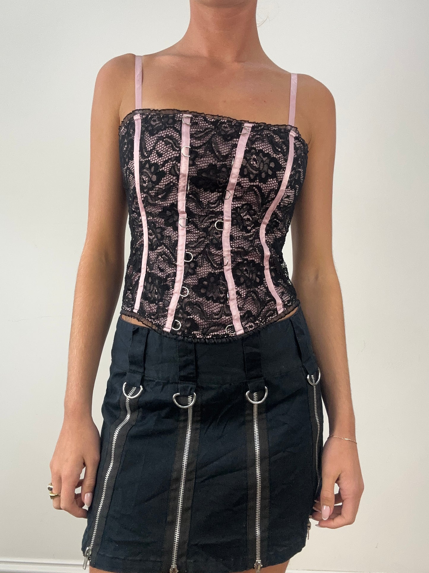 HALLOWEEN | medium black and pink corset top