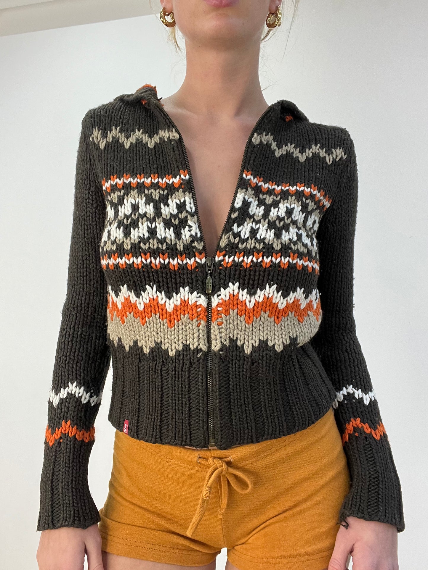 BEST PICKS | small brown and orange knitted zip up jumper