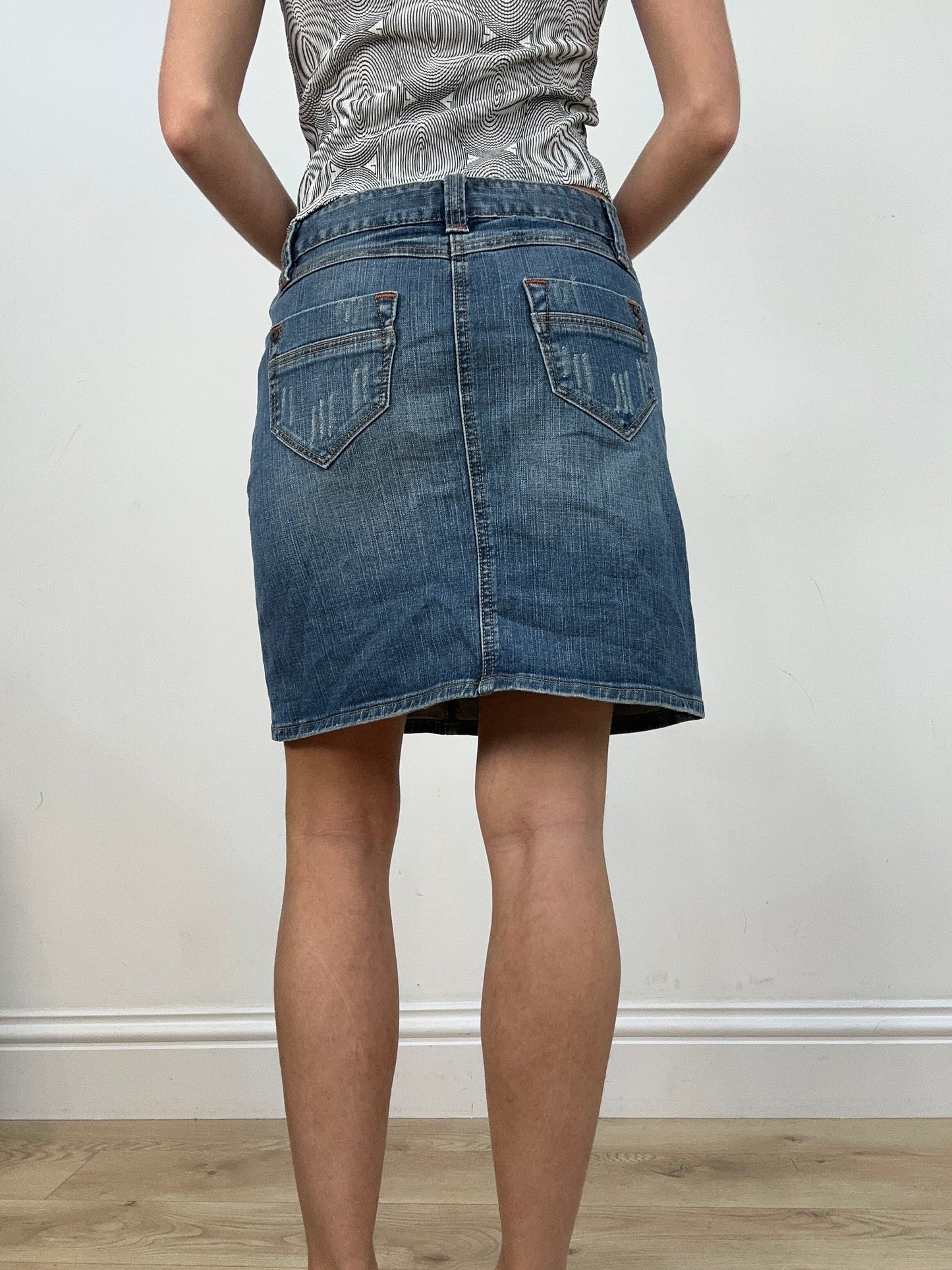 vintage edit two | medium dark wash denim skirt