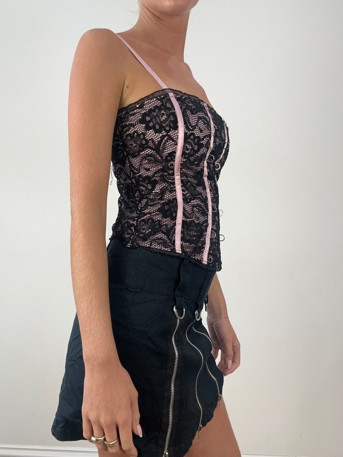 HALLOWEEN | medium black and pink corset top