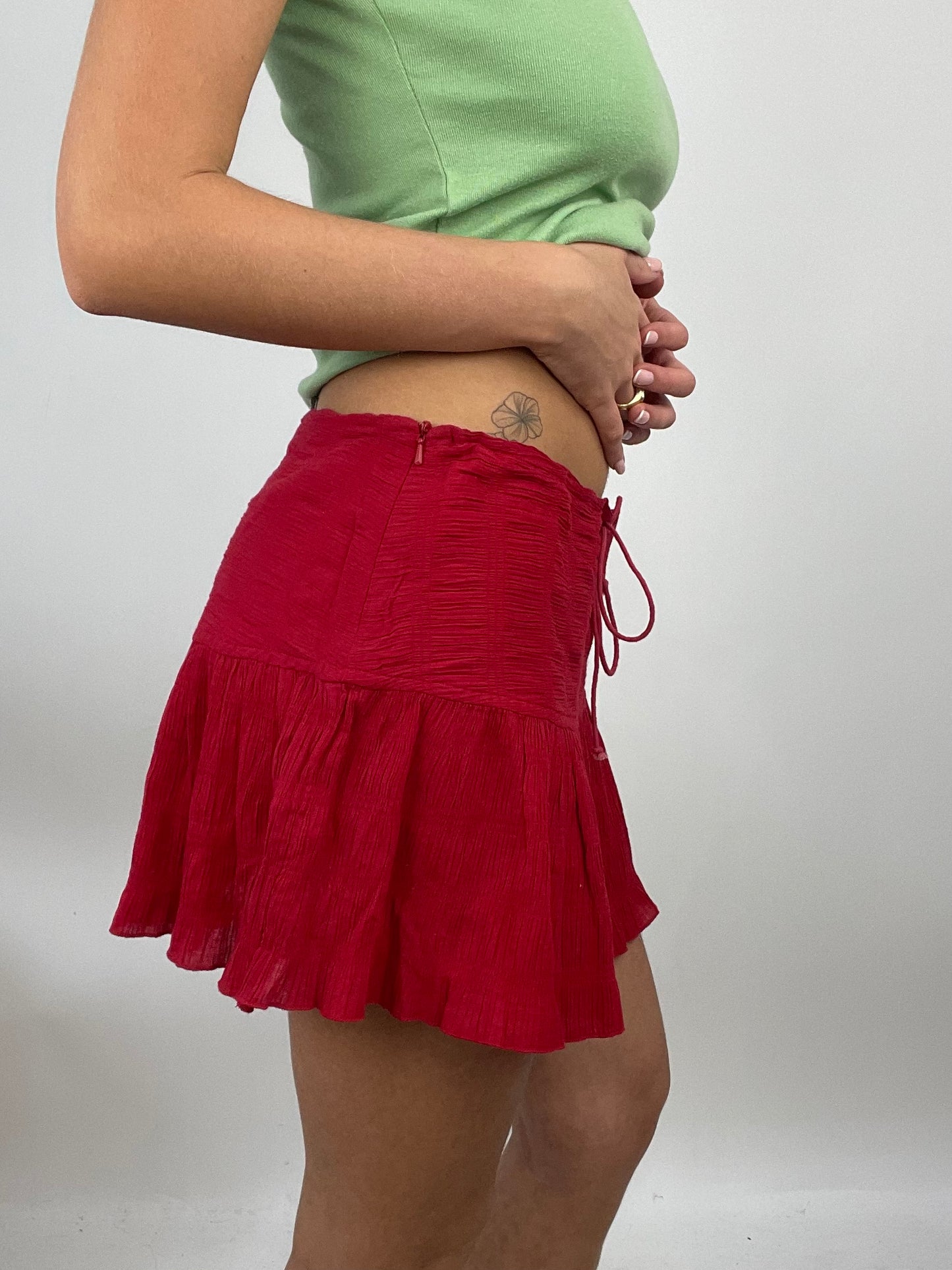 💻ADDISON RAE DROP | medium red old label zara crinkle skirt