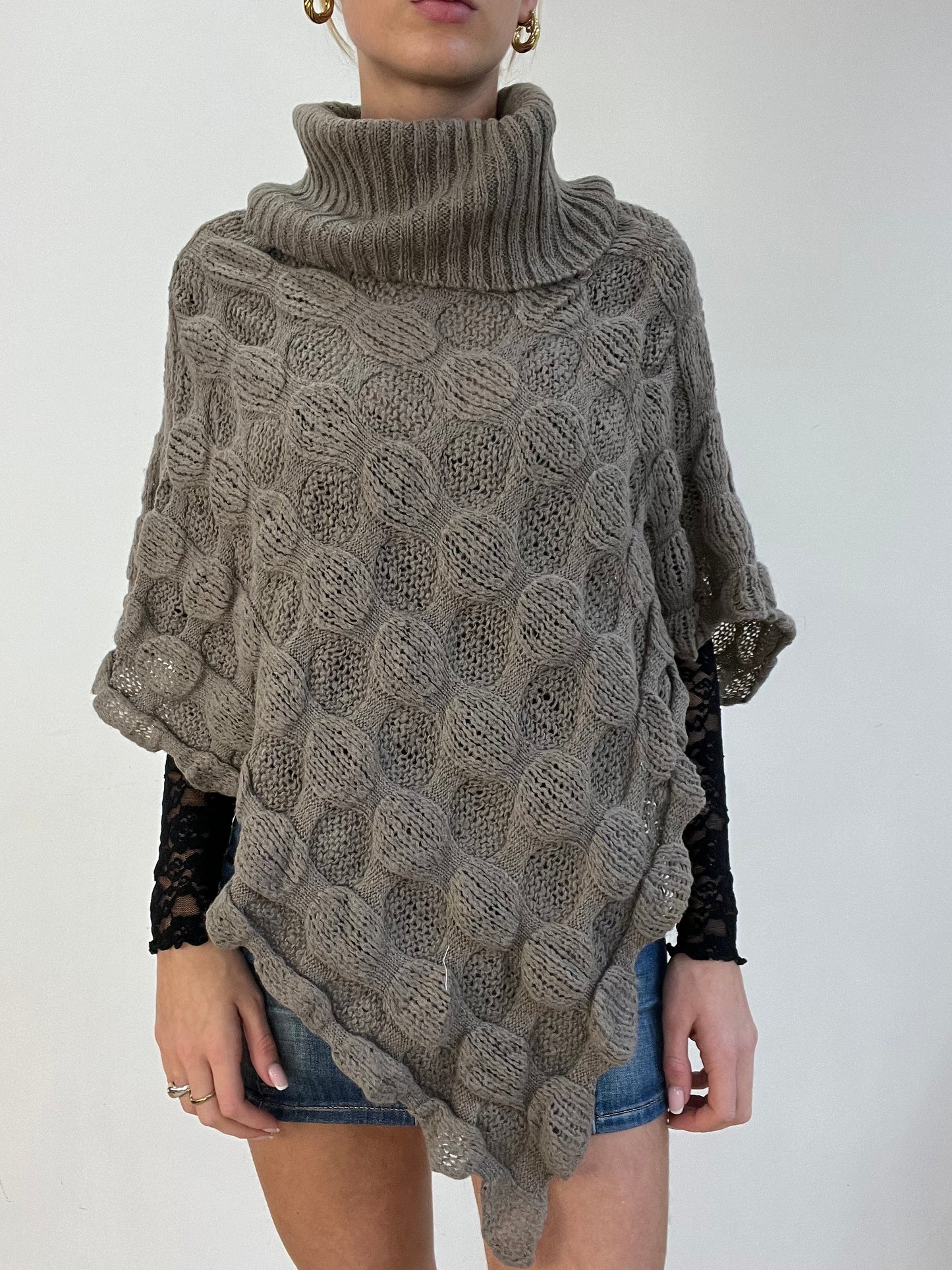 vintage edit four | one size brown knitted poncho