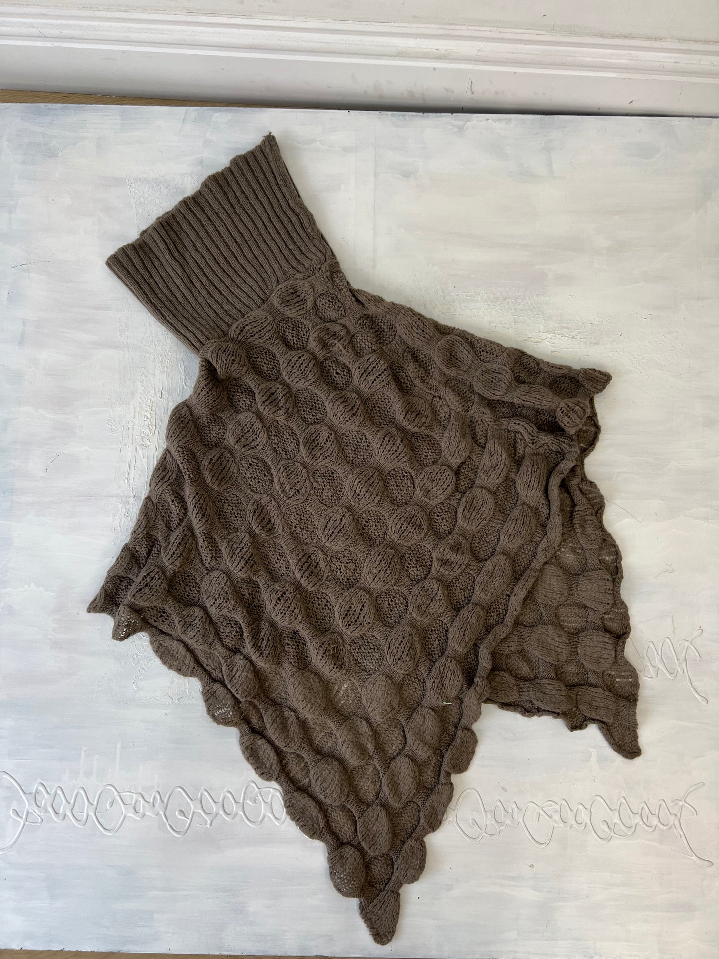 vintage edit four | one size brown knitted poncho