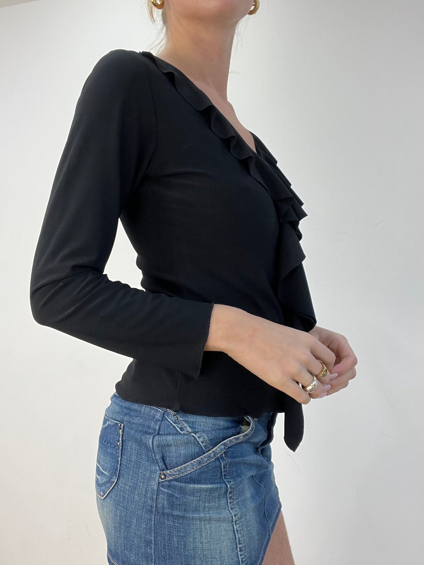 BEST PICKS | medium black long sleeve ruffle top