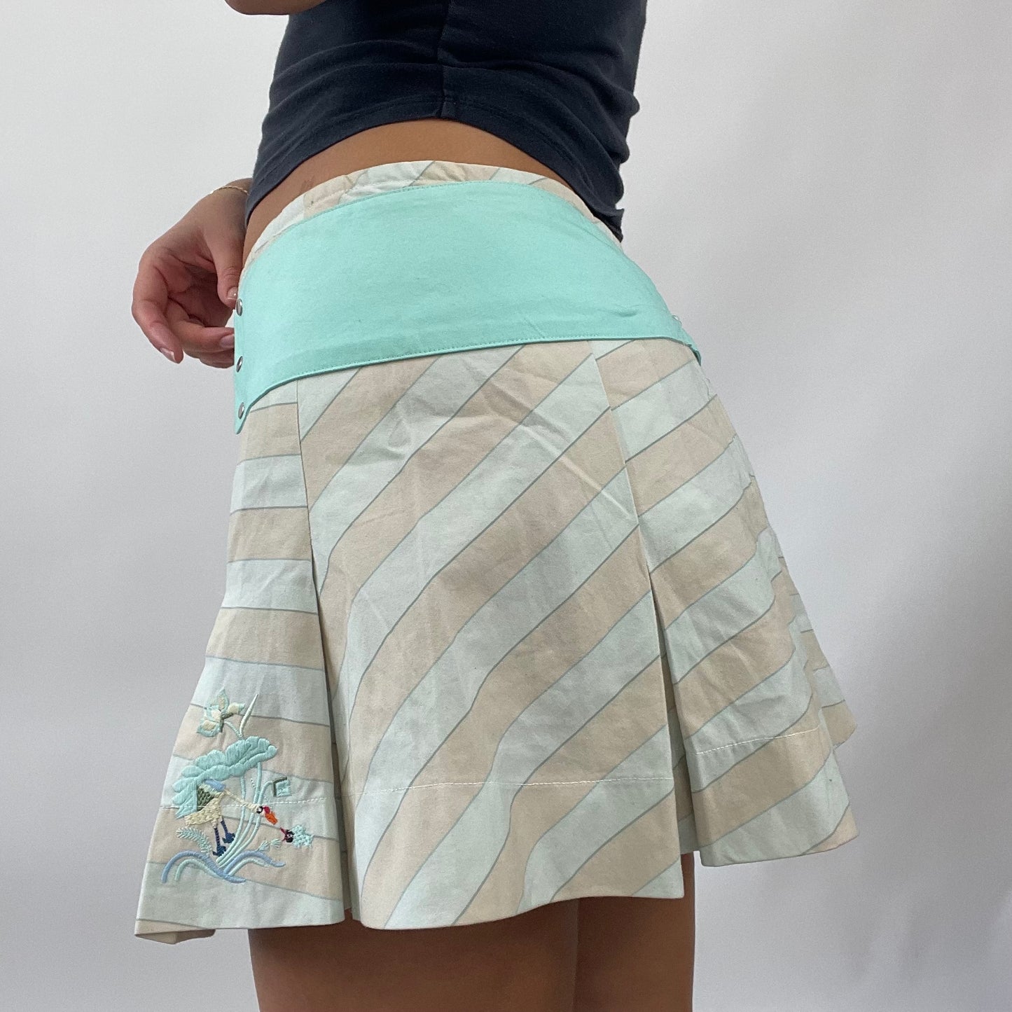FRESHERS FITS DROP | small custo barcelona beige & blue pleated stripe skirt