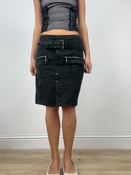 💚 DATE NIGHT | medium black midi cargo style skirt