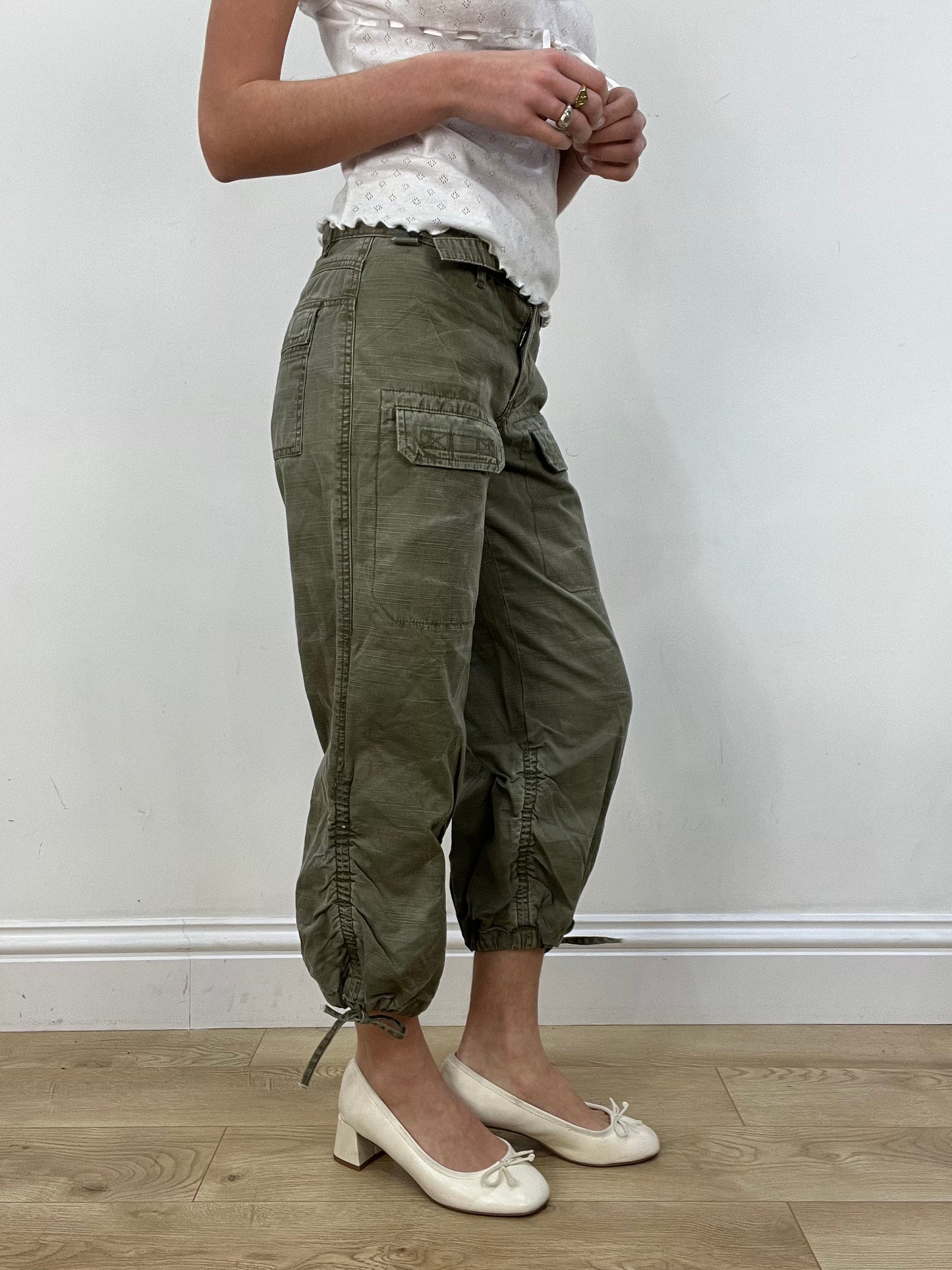 vintage edit eight | small khaki 3/4 length capri trousers