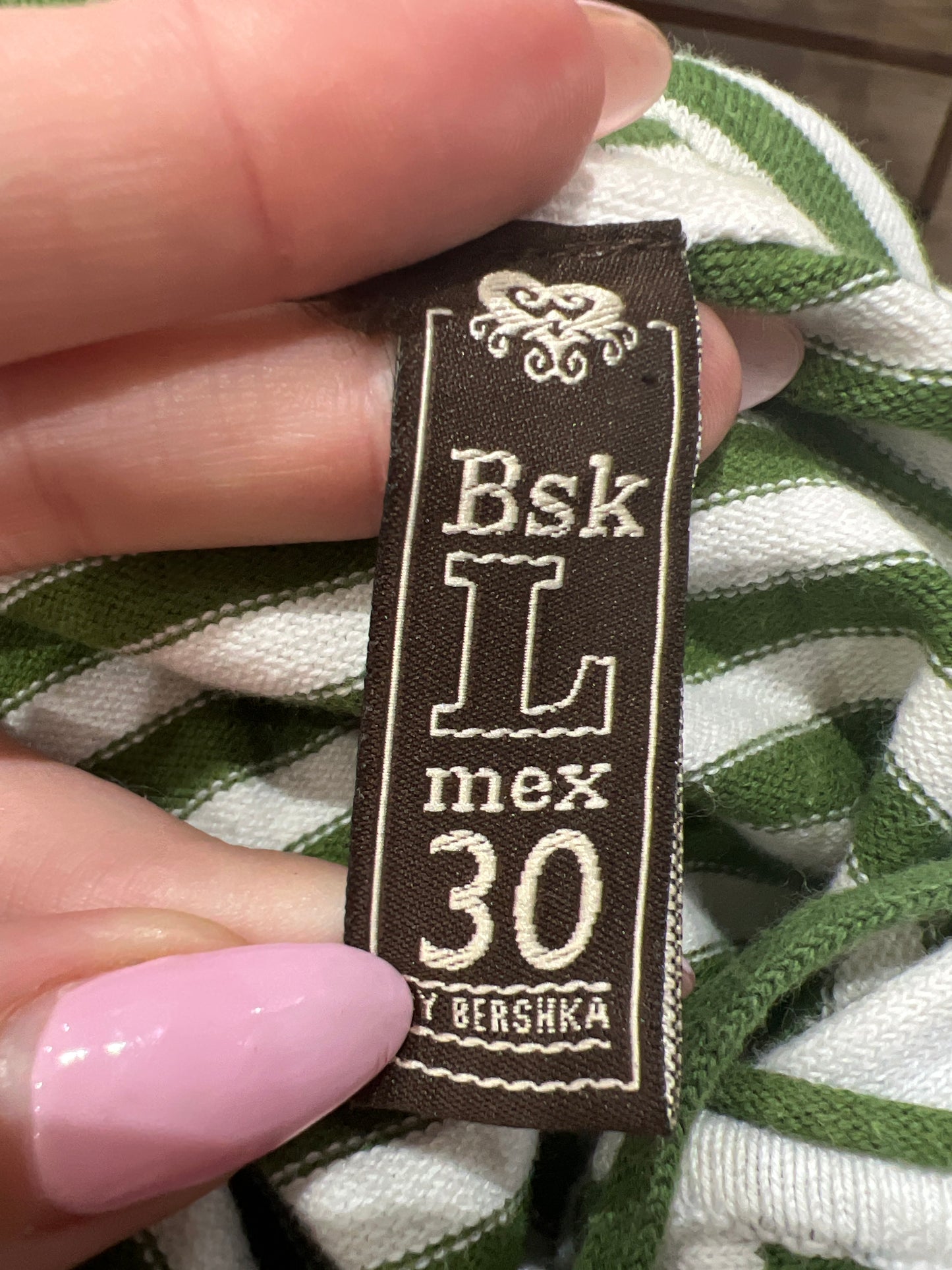 COSY CLASSICS | large old label bershka green and white striped hoodie