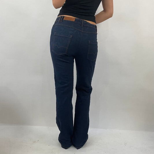 JEANS AND A NICE TOP DROP | small dark blue hugo boss embroidered jeans