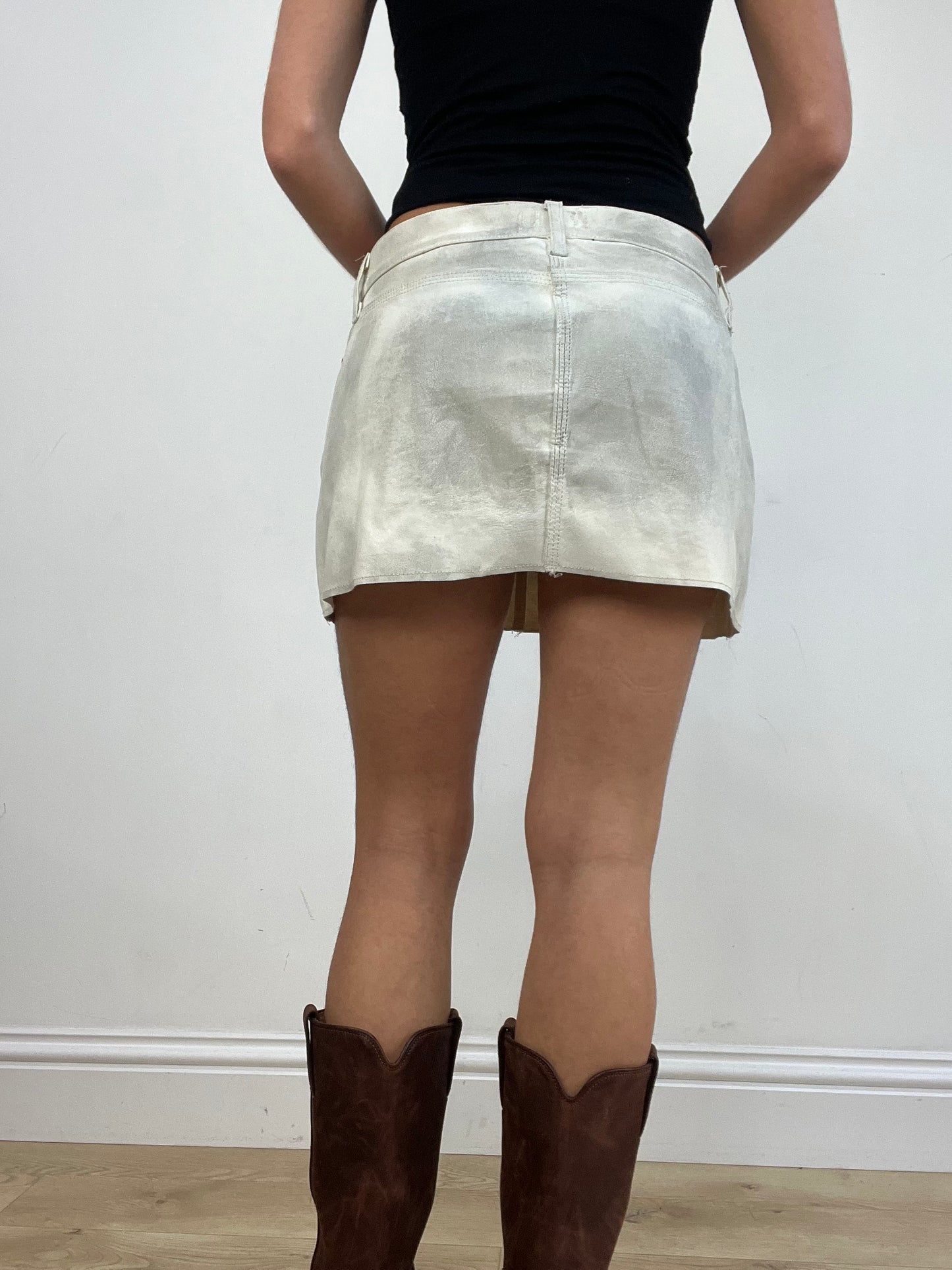 vintage drop 1 | small white leather replay skirt