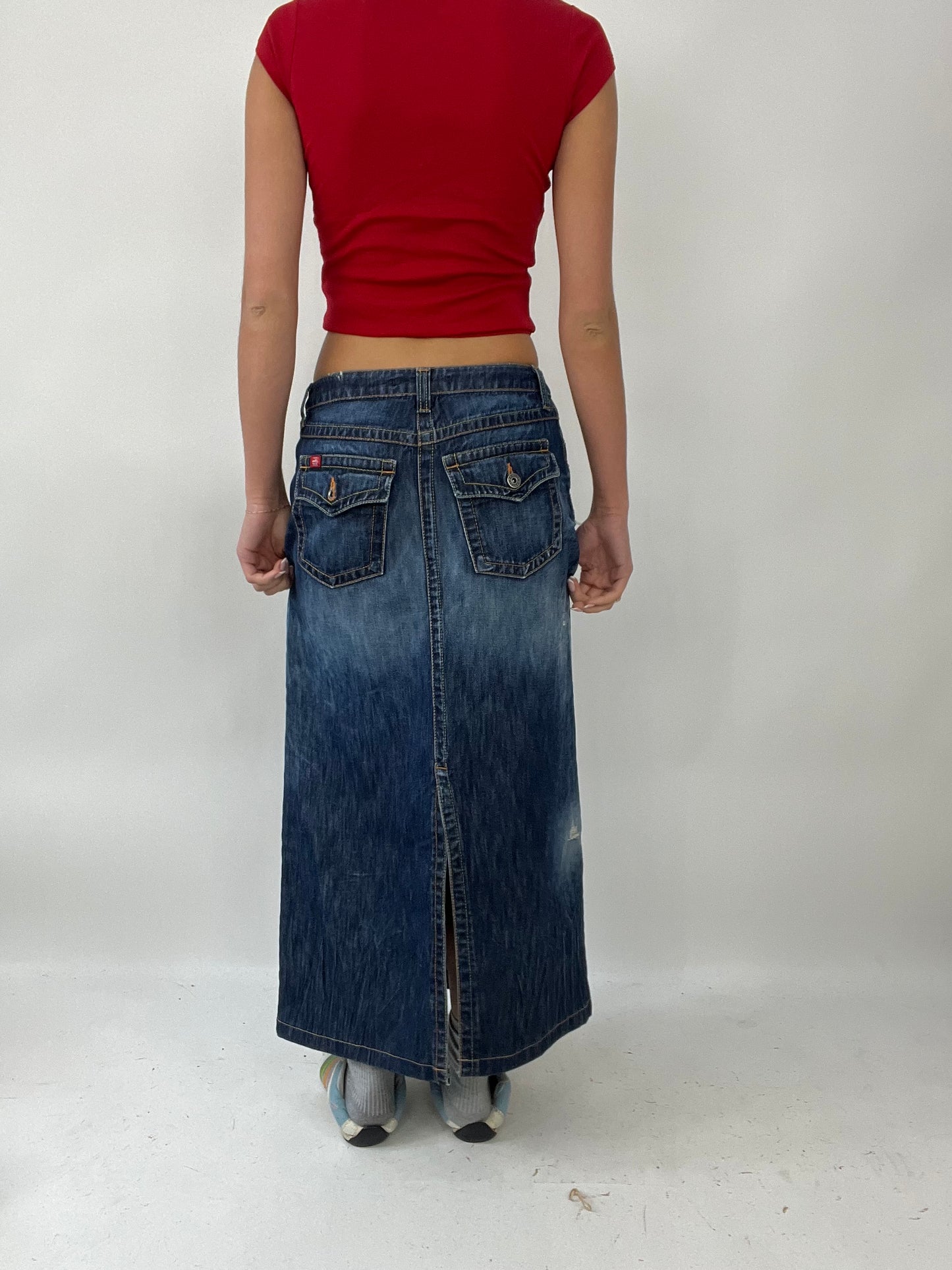 TAYLOR SWIFT DROP | small dark wash denim maxi skirt