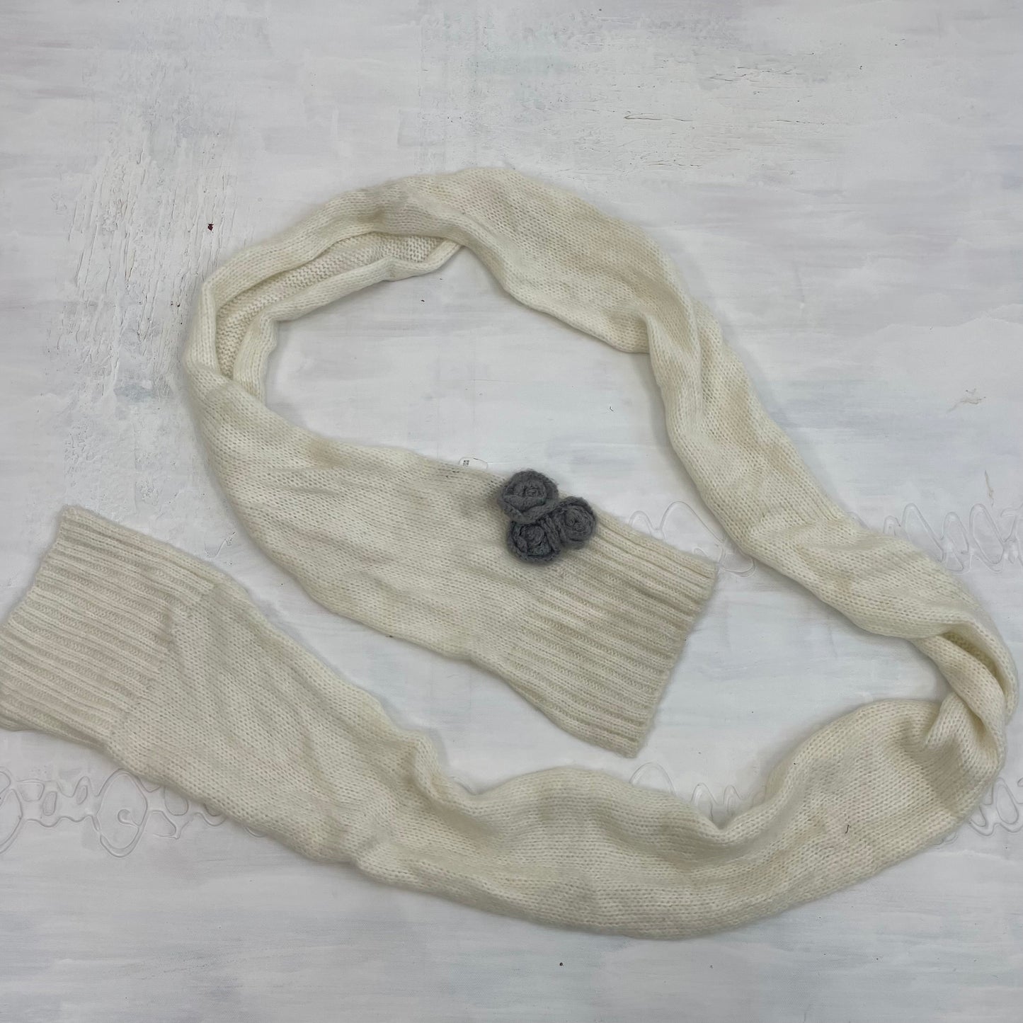 CHALET GIRL DROP | cream knit scarf with grey rose detail