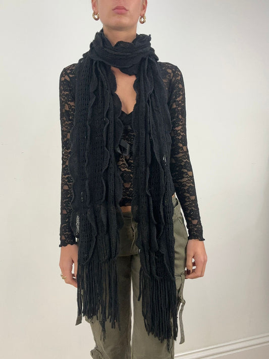 BONFIRE NIGHT | black knitted ruffle scarf