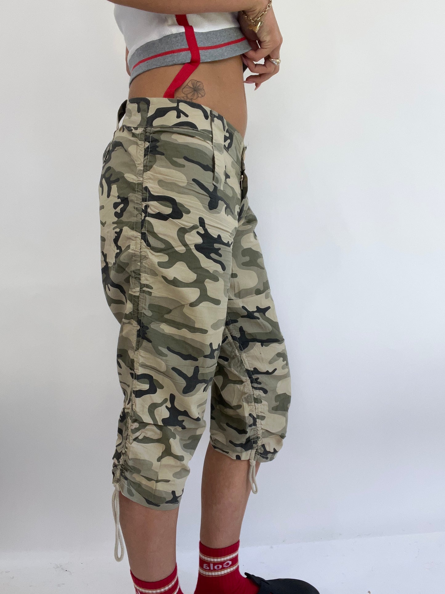 MADELINE ARGY DROP | medium camo cargo capris