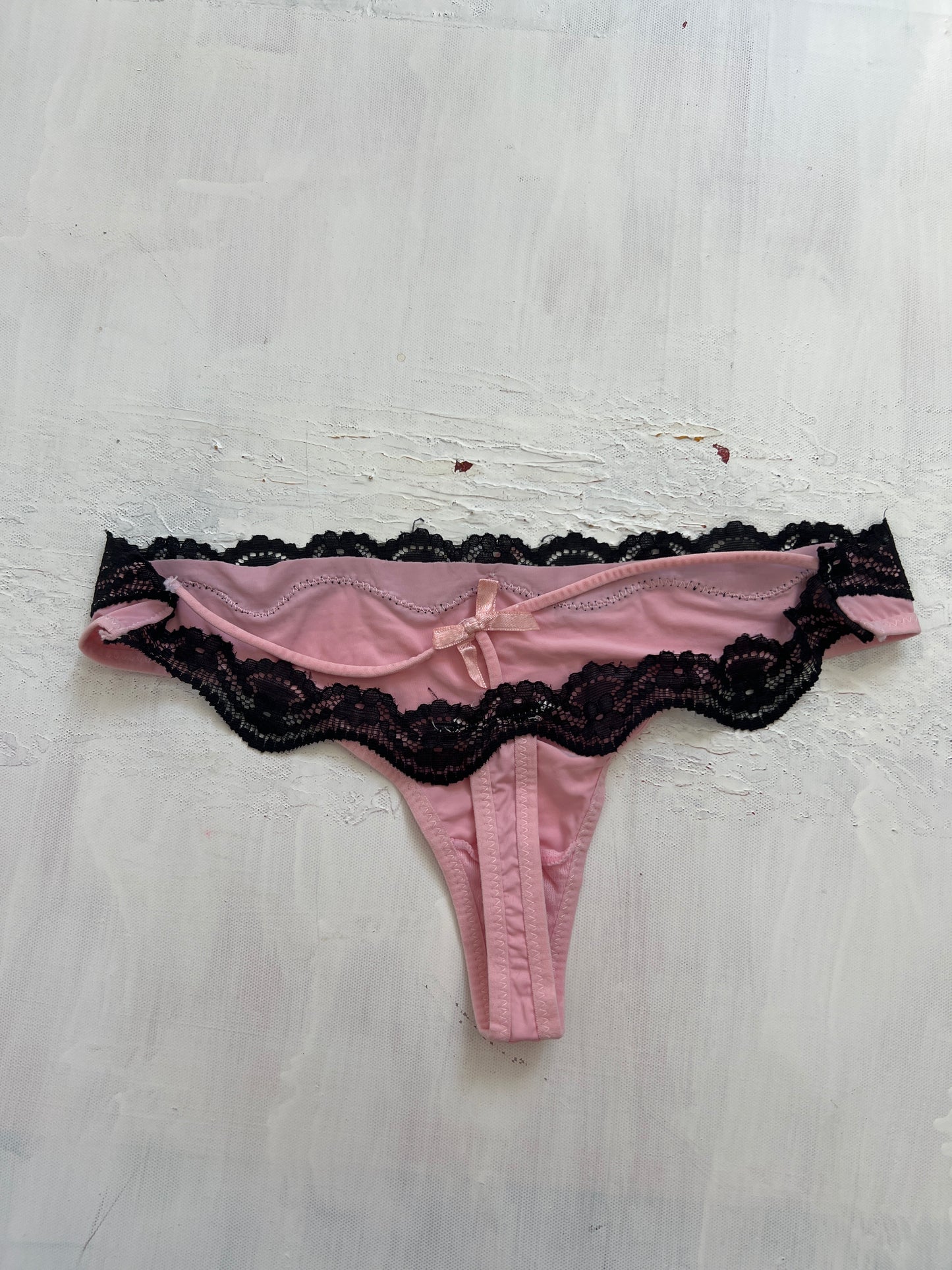 BRAT GIRL SUMMER DROP | small pink thong with black lace detail