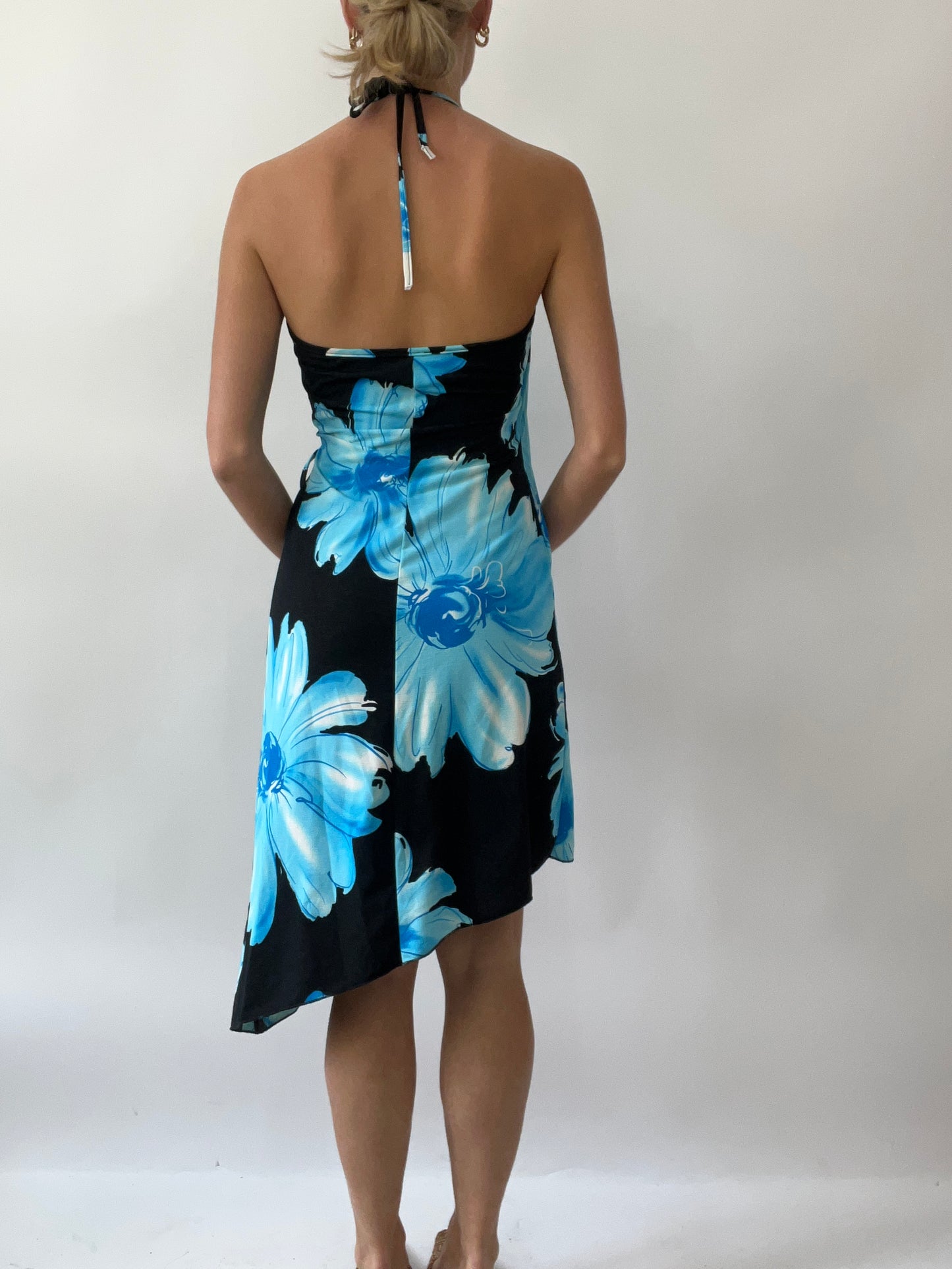 💚 GIRLS TRIP DROP | medium black dress with blue floral print