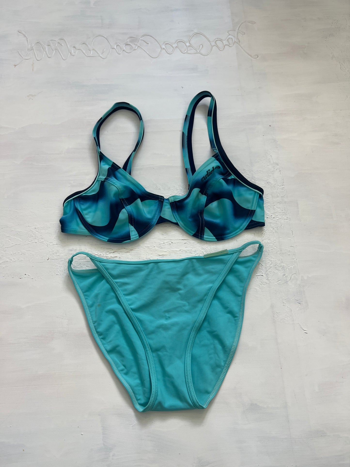 💻 GIRLS TRIP DROP | medium blue bikini set with patterned top